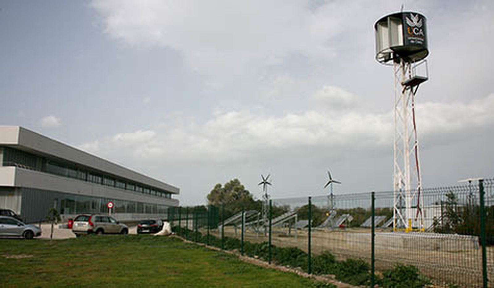 Investigadores de la UCA trabajan en un nuevo prototipo de aerogenerador de eje vertical