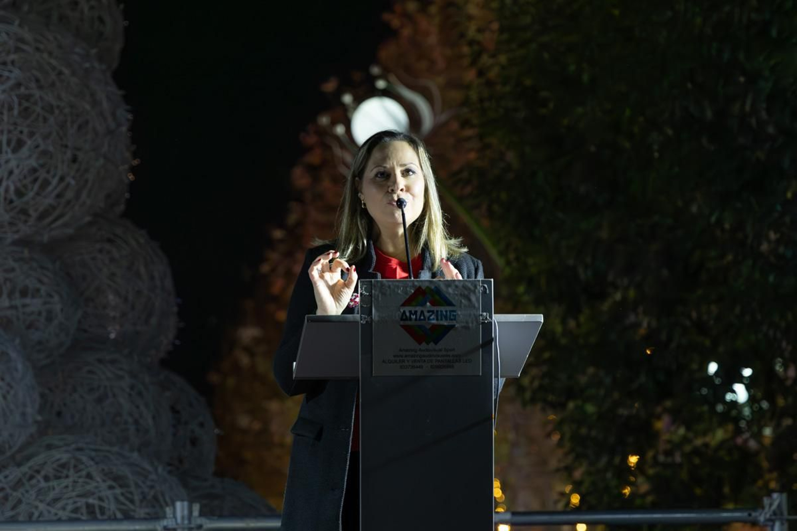 Jaén enciende su Navidad con sus habitantes echados a la calle