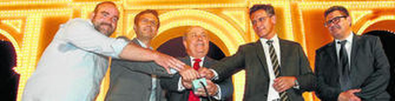 Epílogo festivo a 50 semanas de mandato a cámara lenta