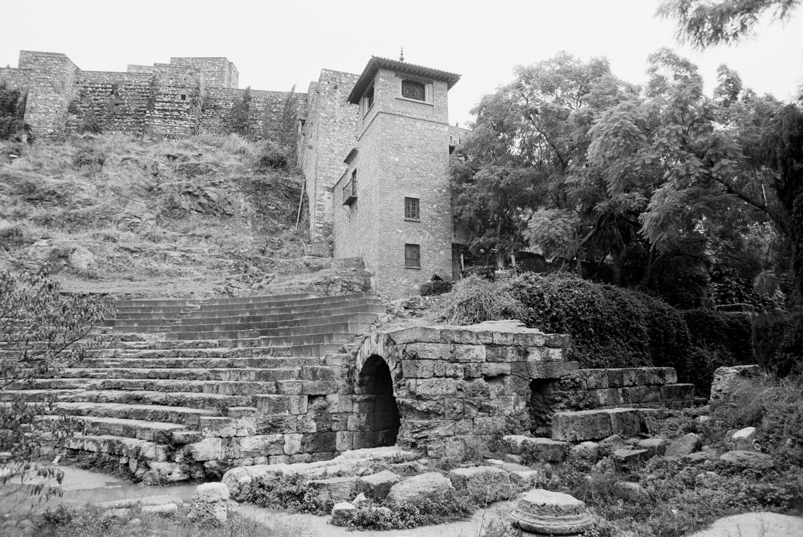 Alcazaba y Teatro Romano en los 60
