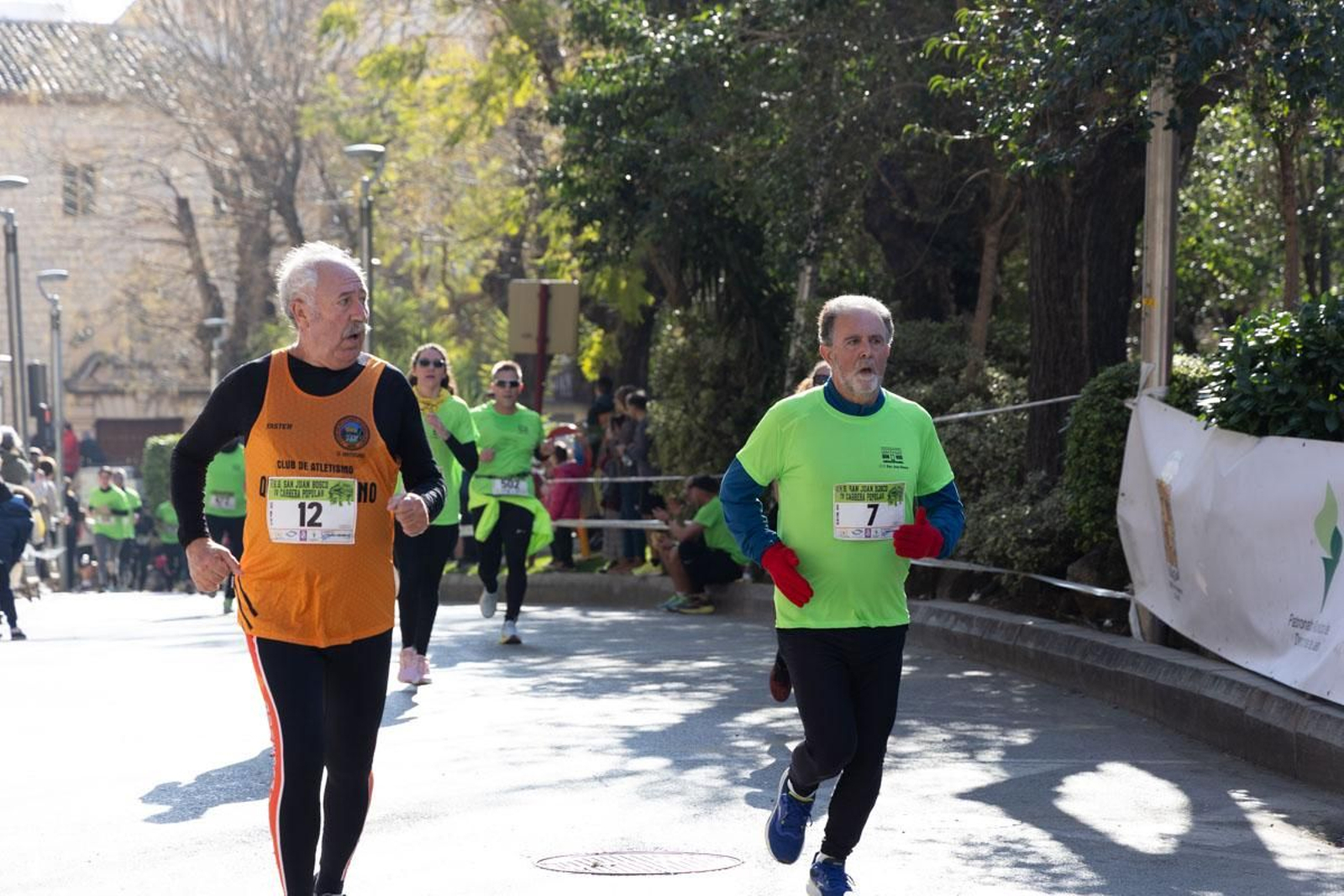 Deporte y solidaridad se unen en la IV Carrera Popular IES San Juan Bosco, en imágenes