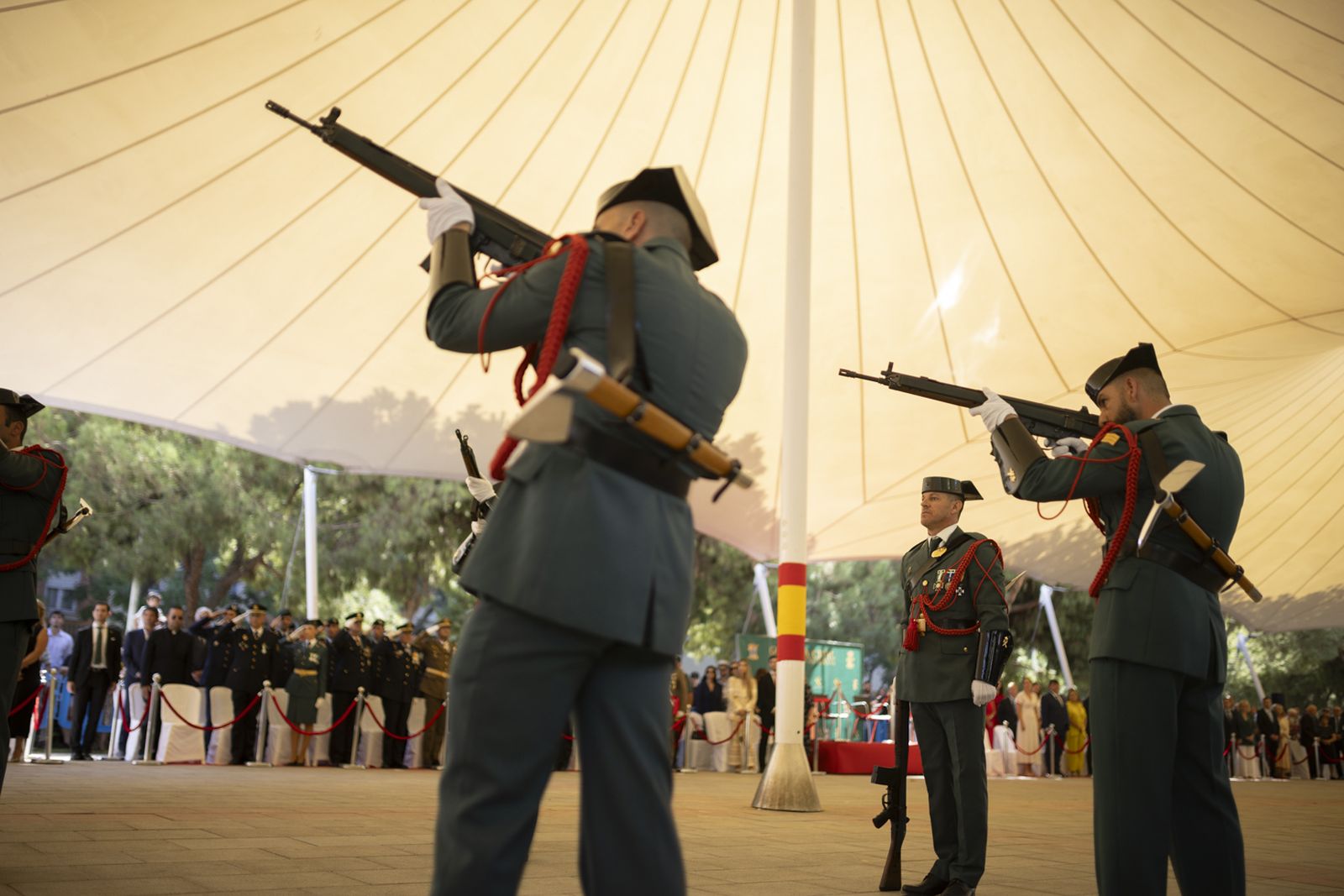 Imágenes de los actos de celebración de la festividad de la patrona de la Guardia Civil, la Virgen del Pilar.