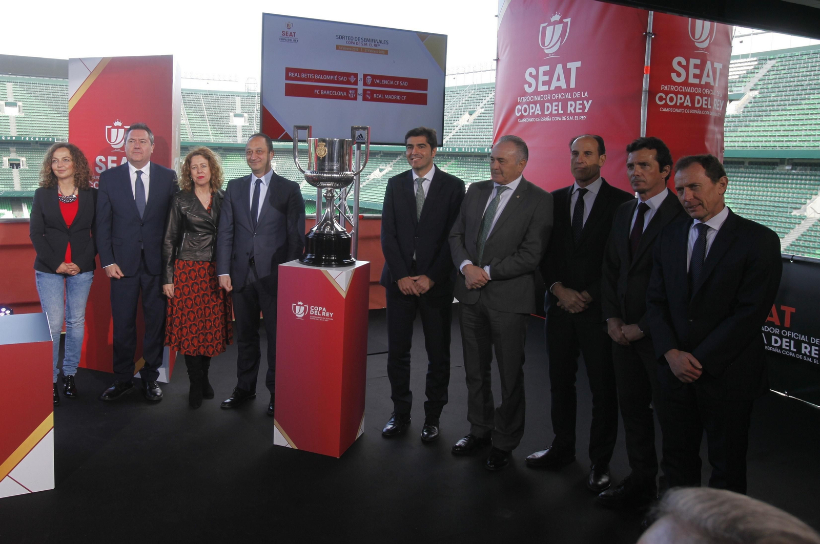 Las imágenes del sorteo de las semifinales de la Copa del Rey