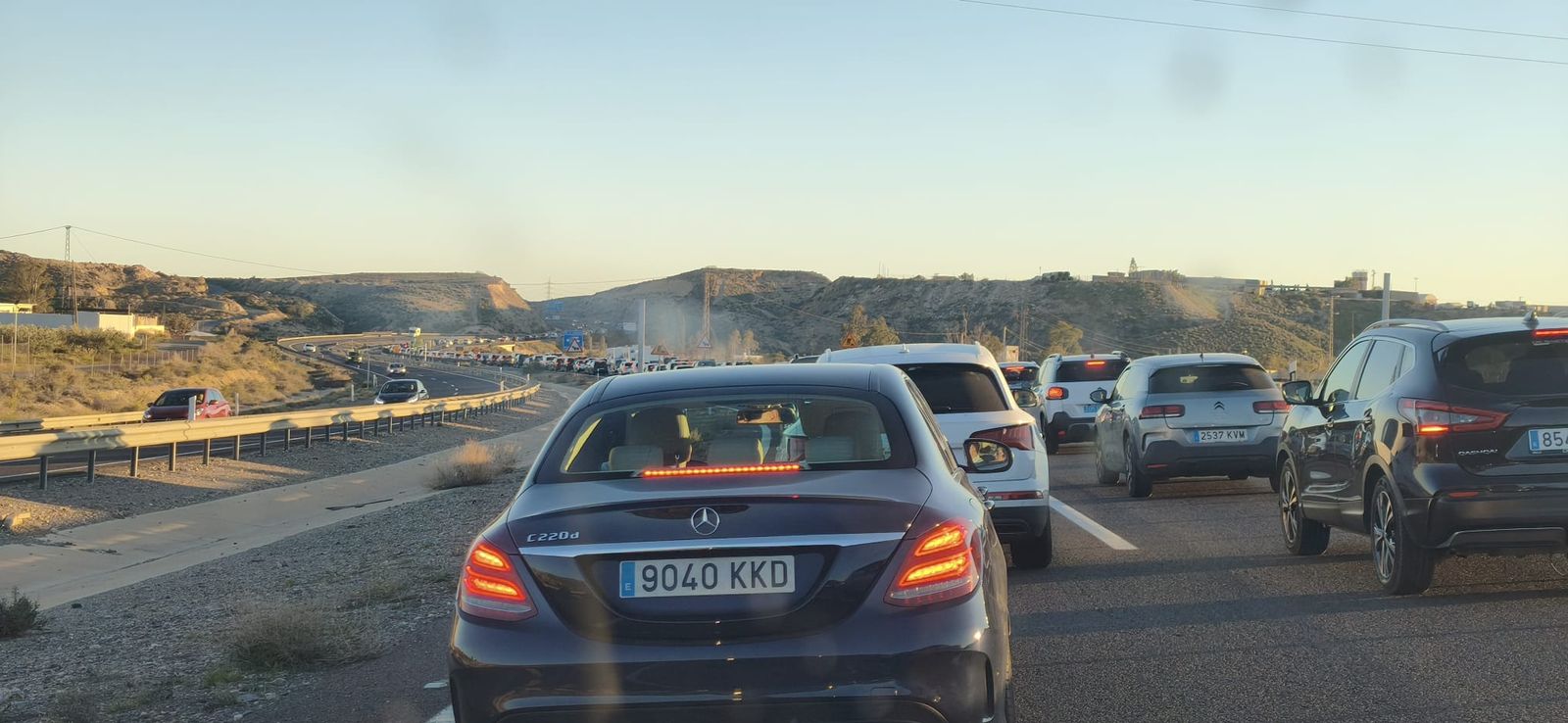 Retenciones kilométricas en la A-92 y en la A-7 en dirección a la capital