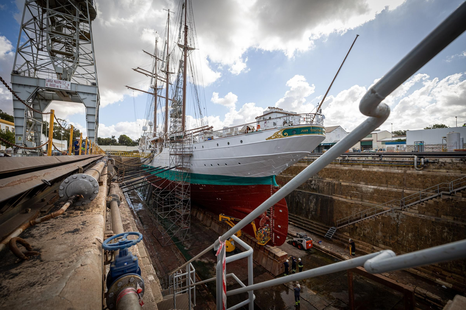 Un recorrido completo por las obras del buque escuela 'Juan Sebastián de Elcano'