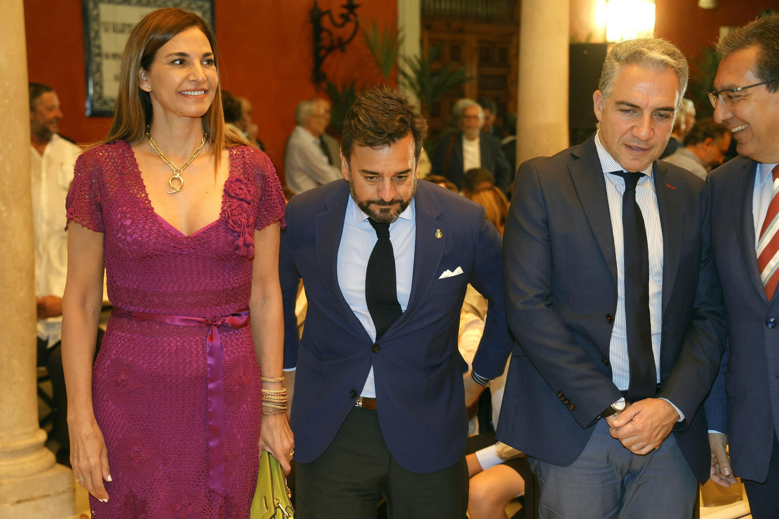 Presentación del libro  'Juan Robles, la sonrisa del tabernero' de Carlos Navarro, todas las imágenes