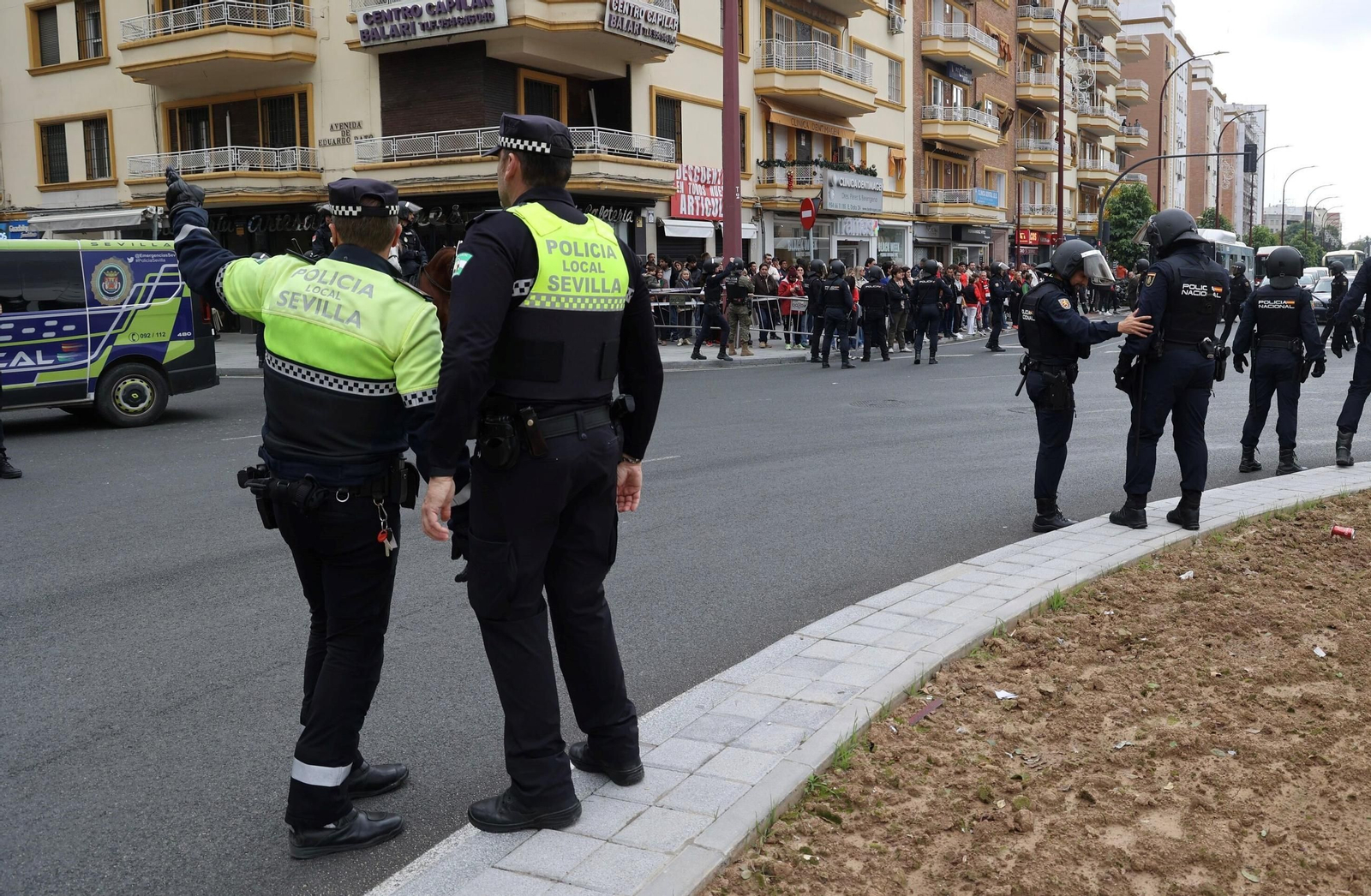 Policías locales de Sevilla, en el dispositivo del derbi Sevilla-Betis.
