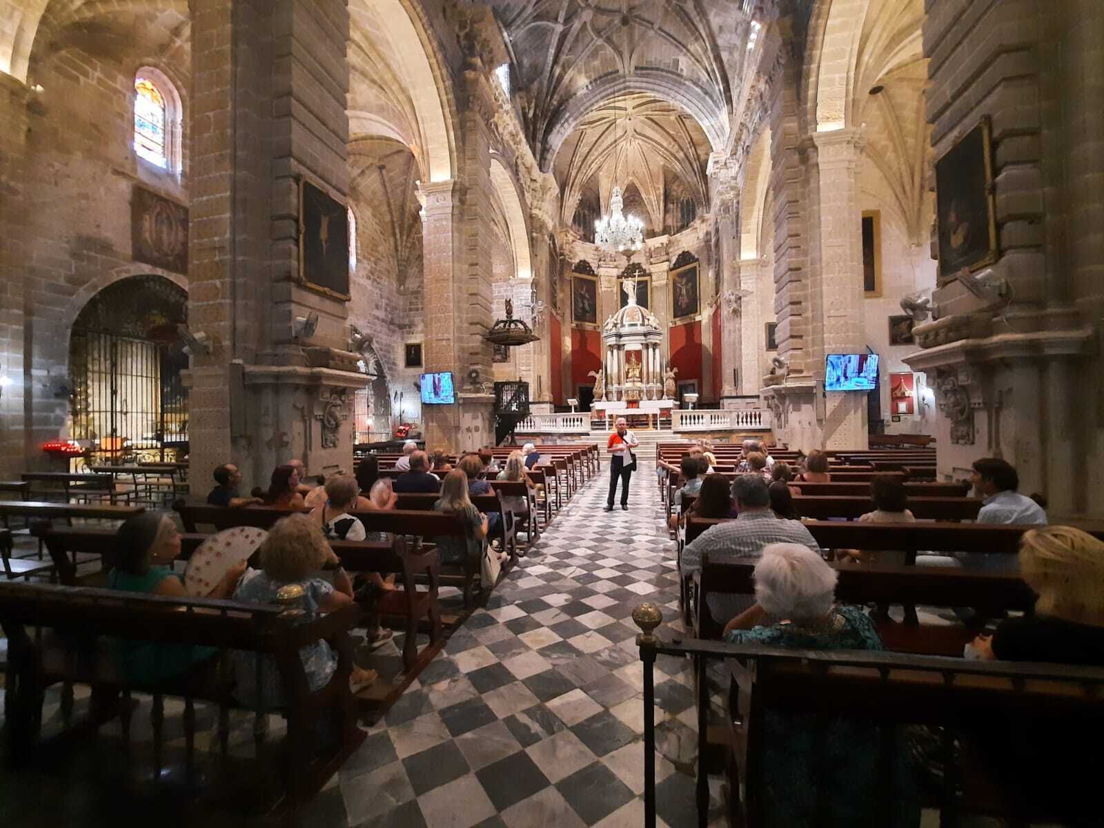 Una imagen de la visita guiada a la Basílica de Los Milagros.