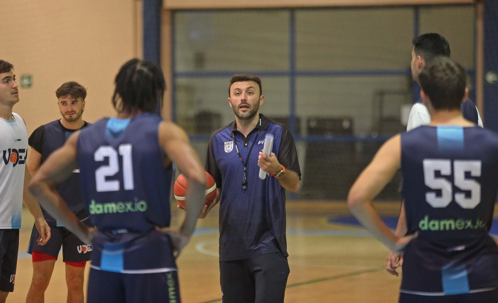 Fotos del primer entrenamiento de Miki Ortega al frente de Udea
