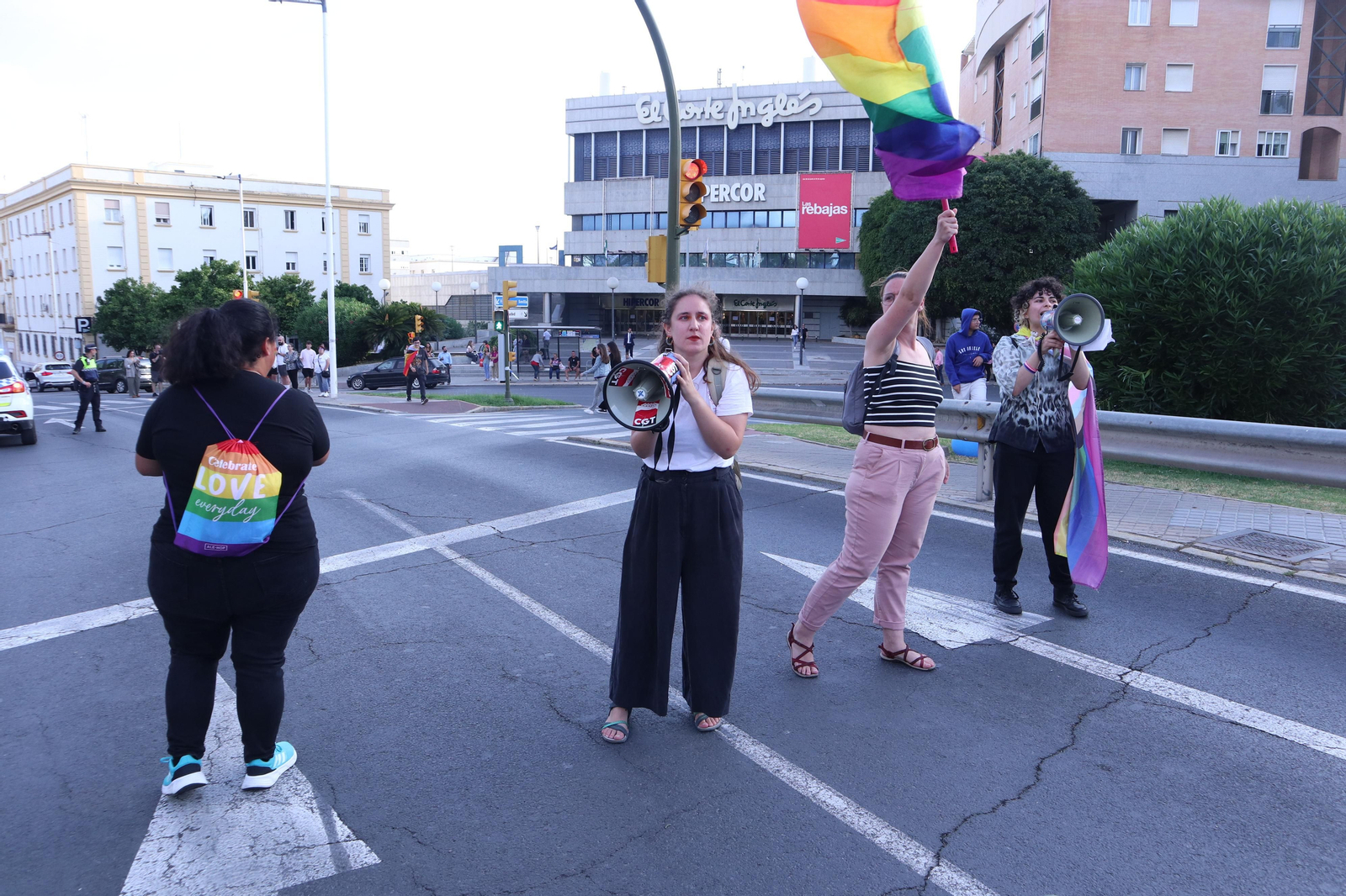 Las mejores imágenes de la manifestacióndel del Orgullo LGTBI en Huelva