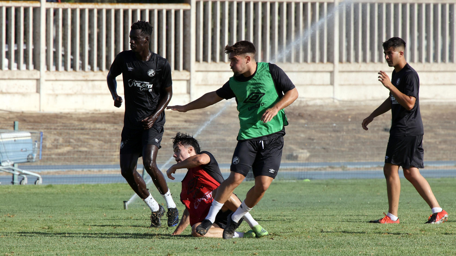Imágenes del primer entrenamiento de pretemporada del Xerez DFC
