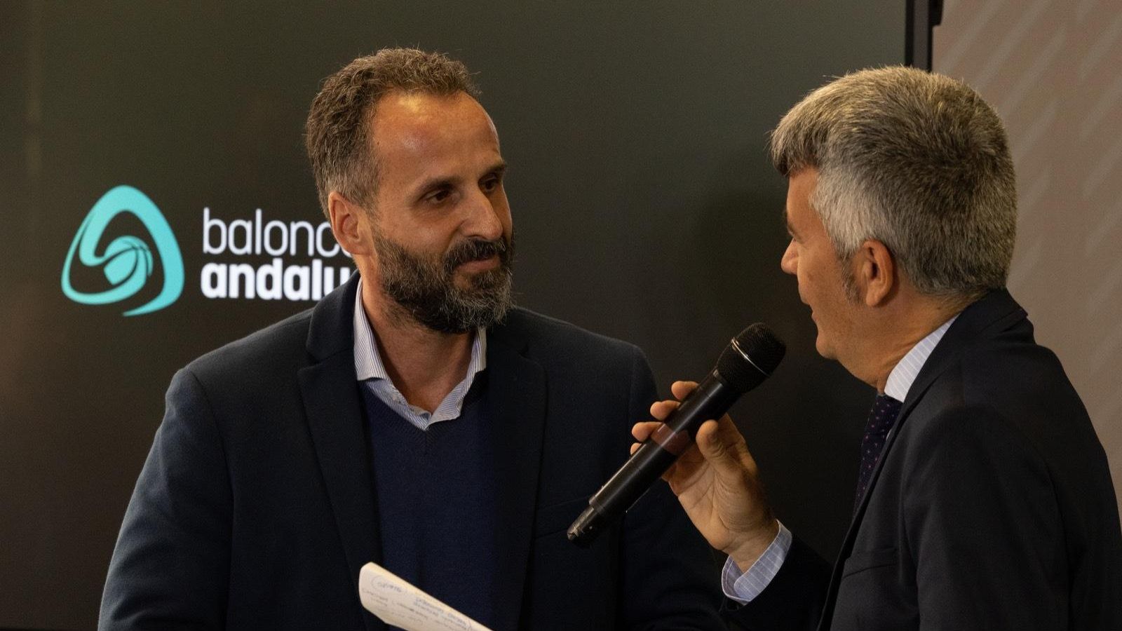 Intervención de Francis Posada en la presentación de los campeonatos de baloncesto base de Andalucía.