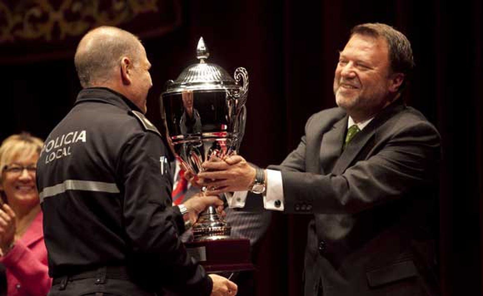 Monteseirín denuncia el "gamberrismo" de los policías