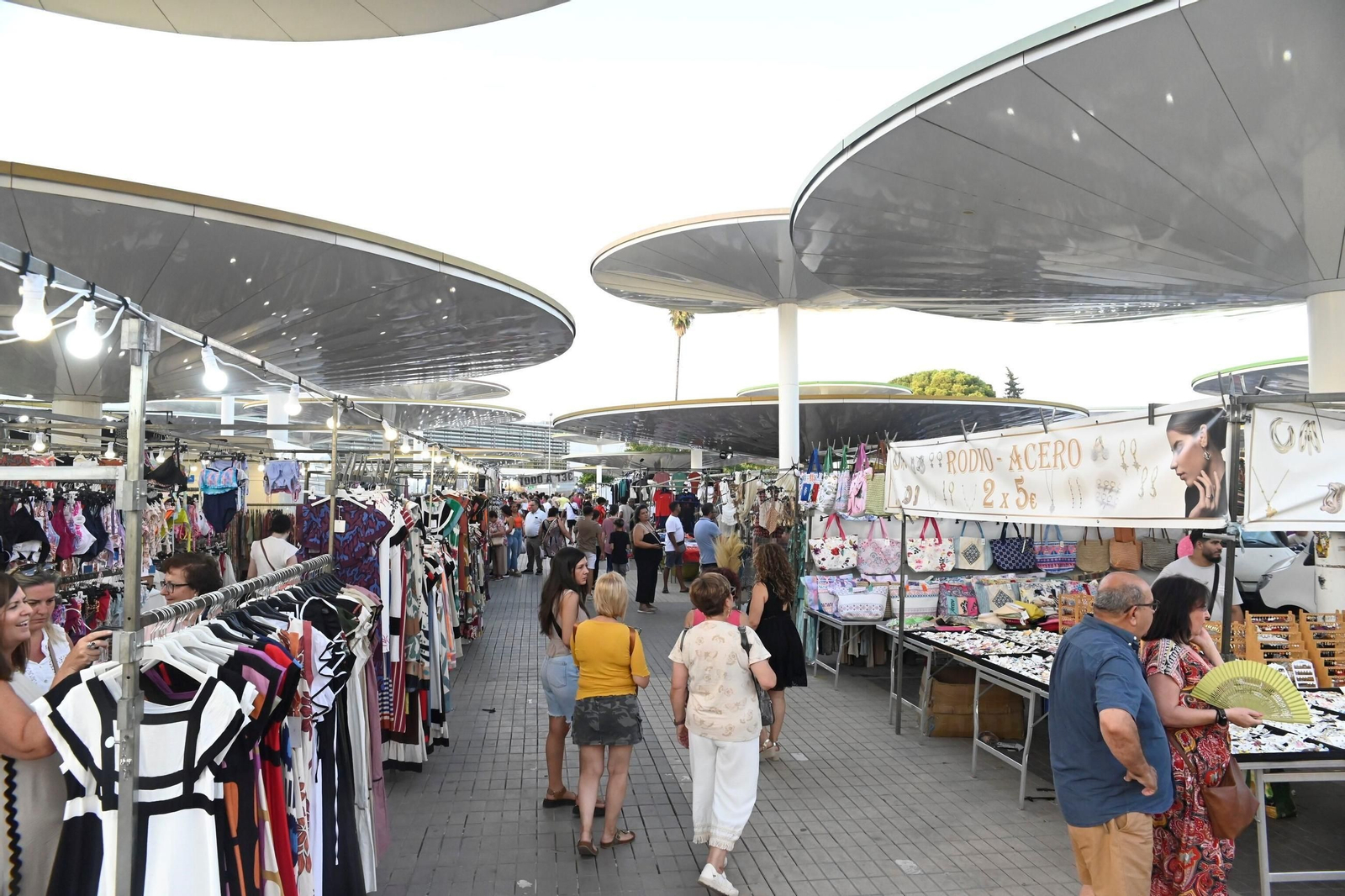 El mercadillo nocturno de las Setas de Córdoba en agosto