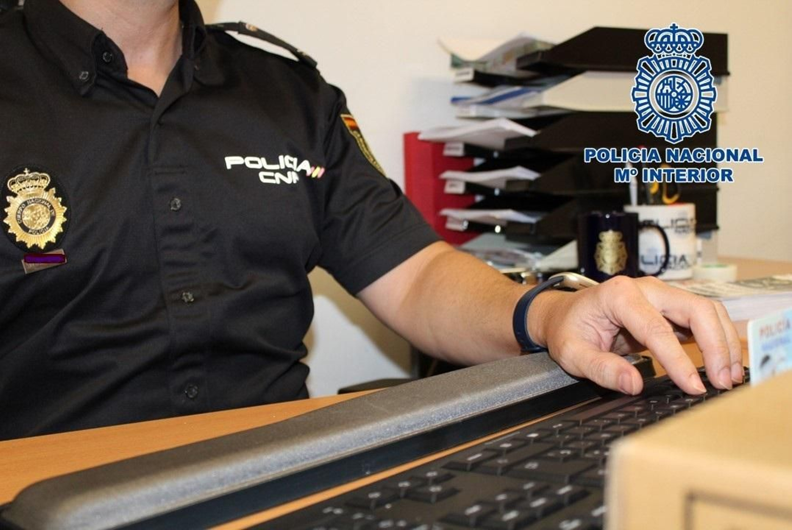 La estafadora animaba a la víctima a invertir en criptomonedas.