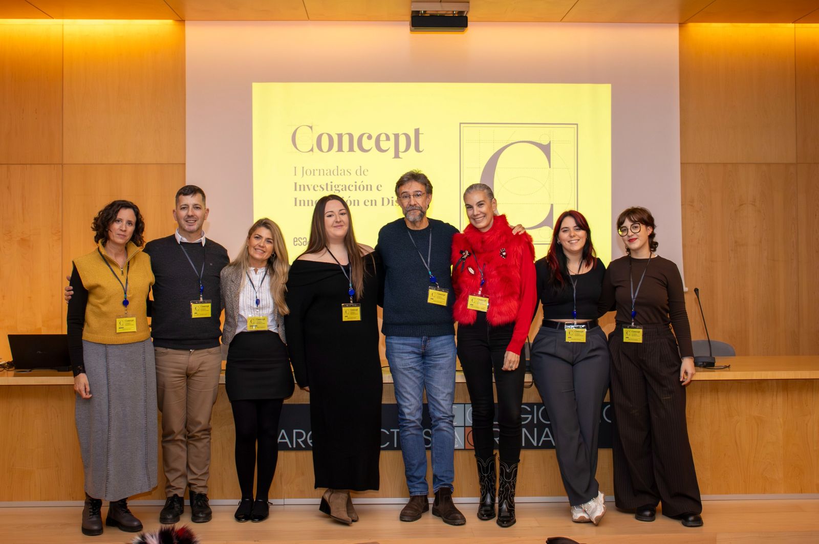 De izquierda a derecha: Myrta Lavesa, encargada de la comunicación de la revista Concept, José Antonio González, coodirector de ESADA, Lola Gutiérrez. coordinadora de las jornadas, Ángela Aguilera, Ramón Ortiz, Raquel Nofuentes, Sara Bailén y María Vileya