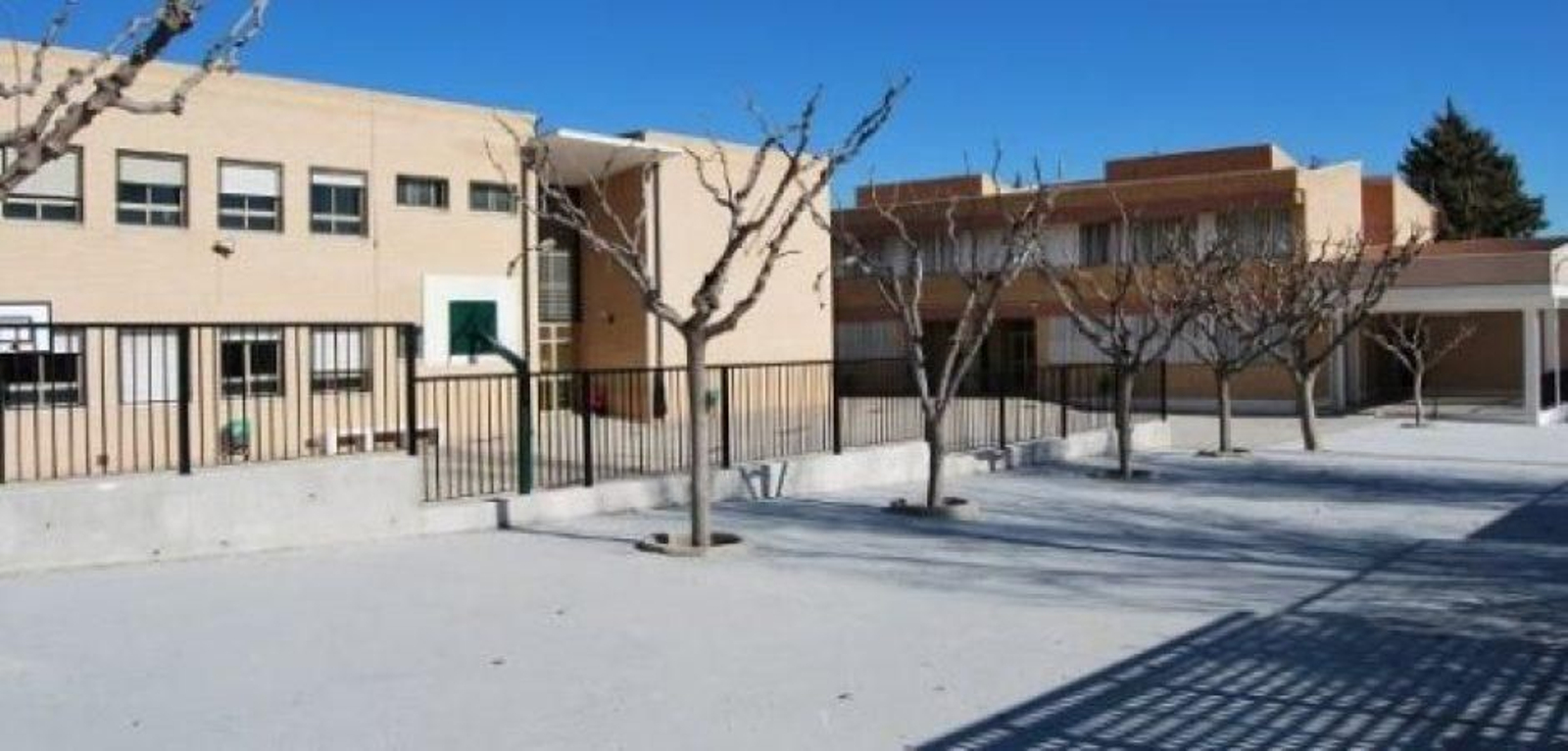 Fachada del CEIP Doctor Guirao Gea de Vélez-Rubio.