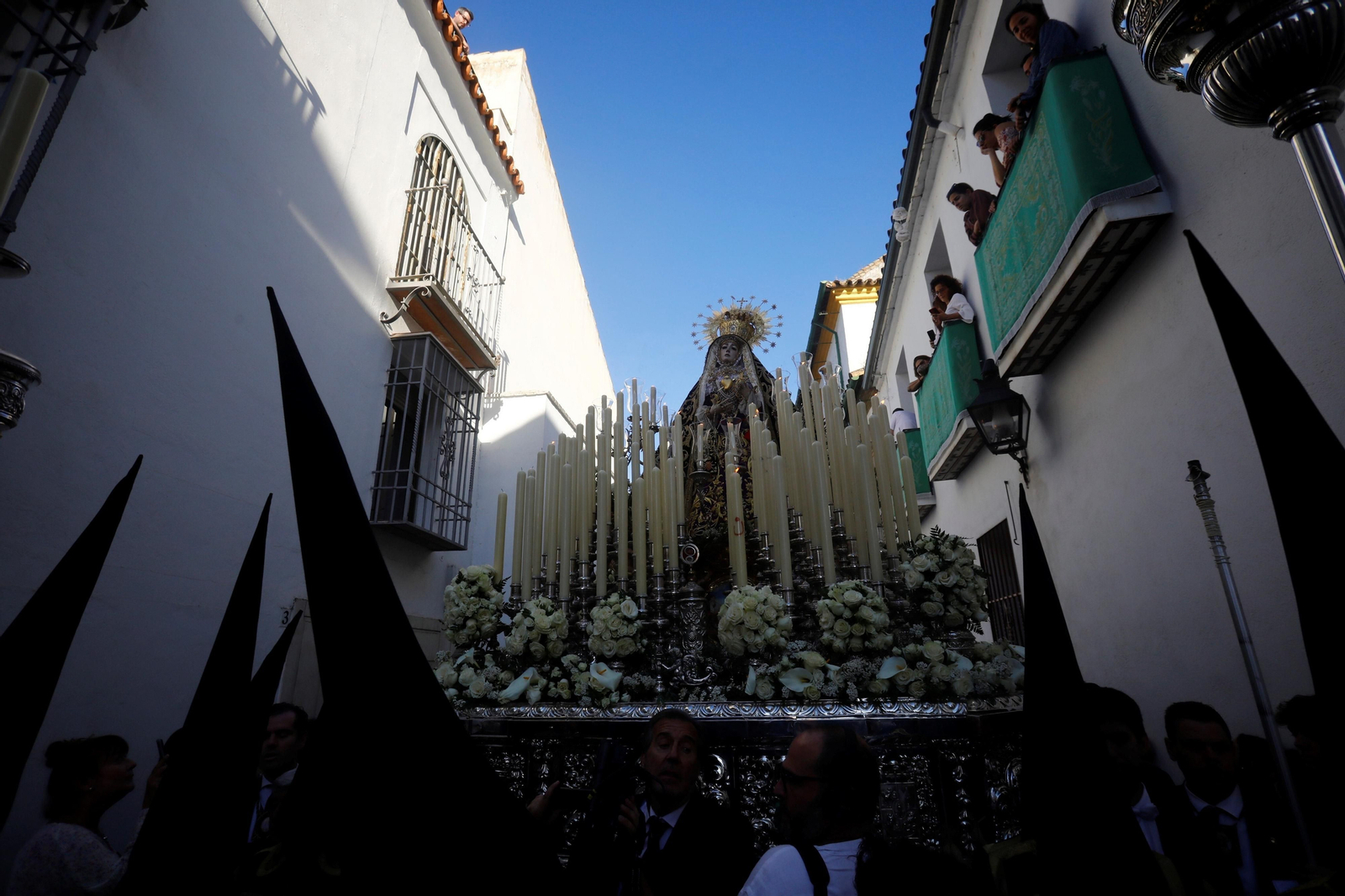 Viernes Santo en Córdoba: la procesión de los Dolores, en imágenes