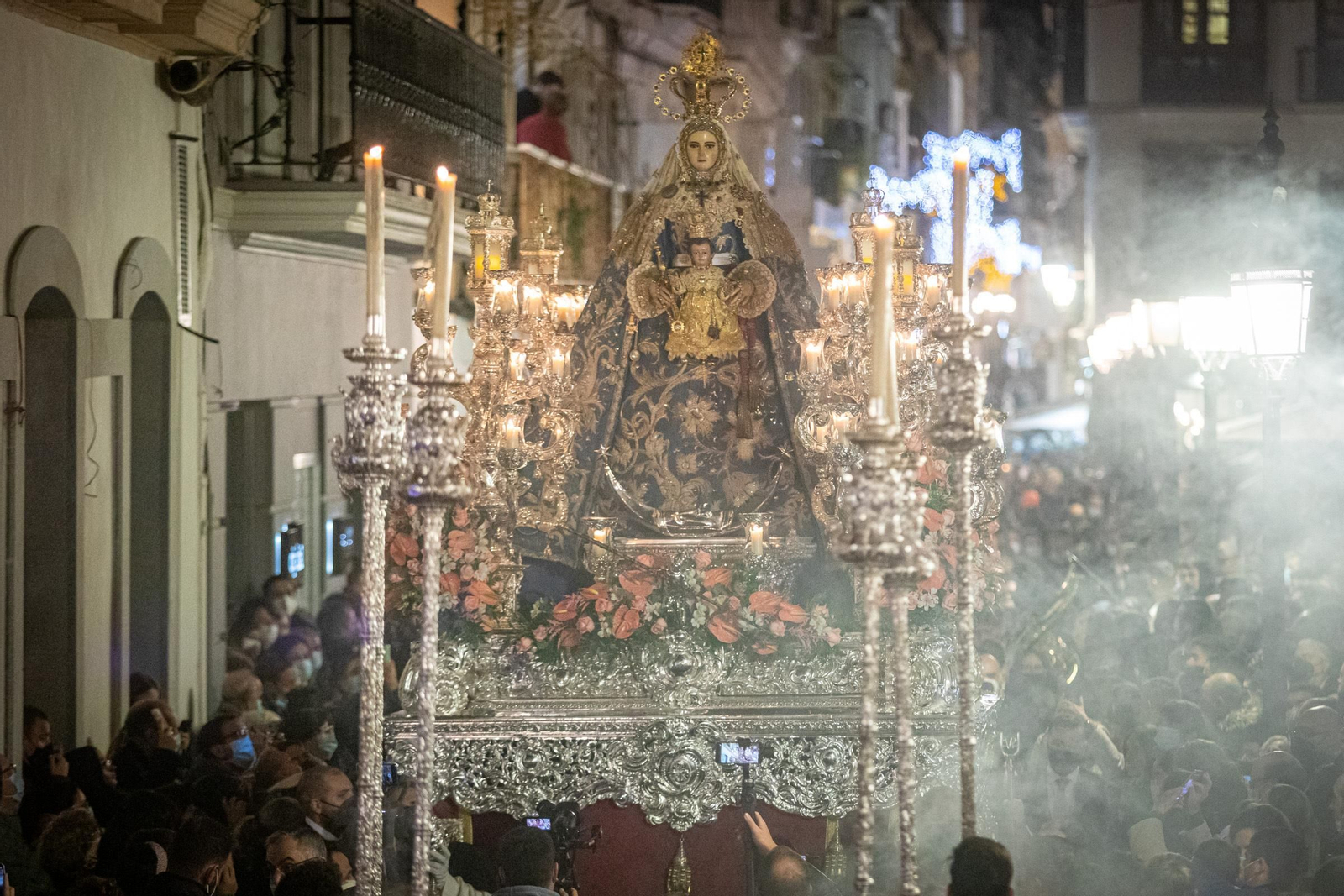 Histórica procesión con la Patrona y el Nazareno en la festividad de la Inmaculada