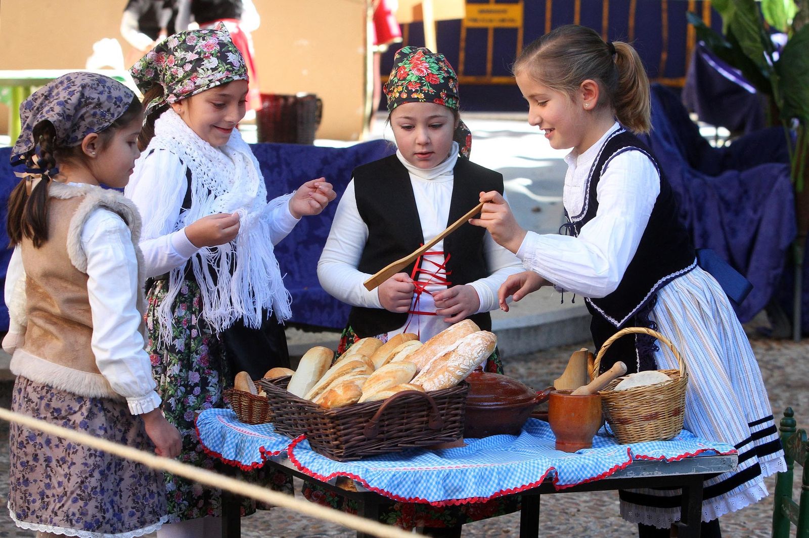 Imágenes del Belén viviente del Colegio María Inmaculada.