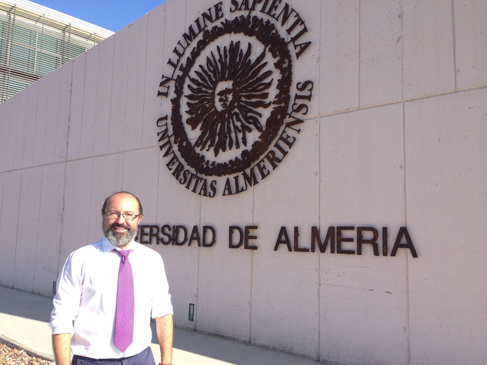 El investigador del ceiA3, Francisco Egea, en la Universidad de Almería.