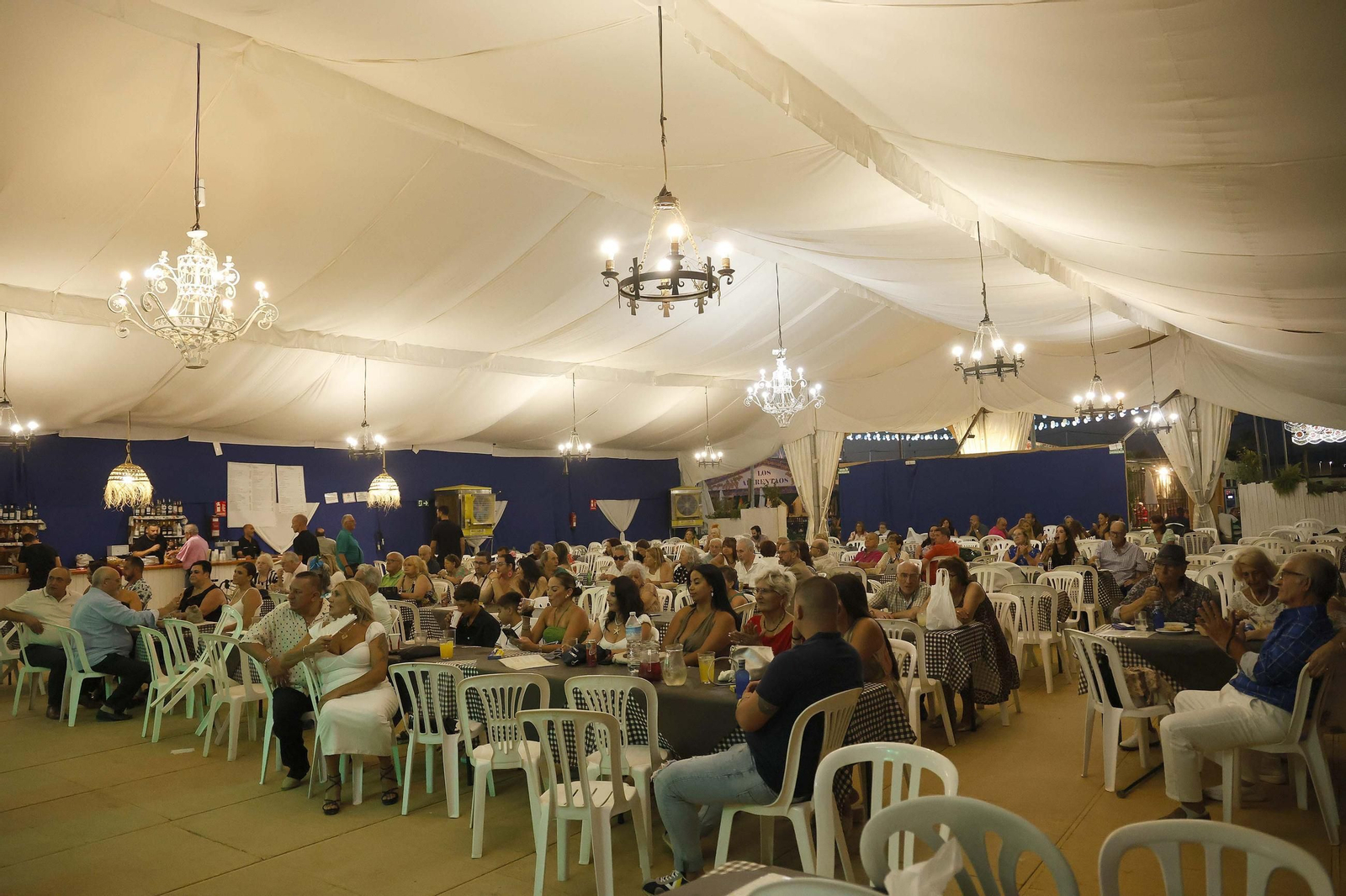 Búscate en las fotos del sábado de la Feria de La Línea