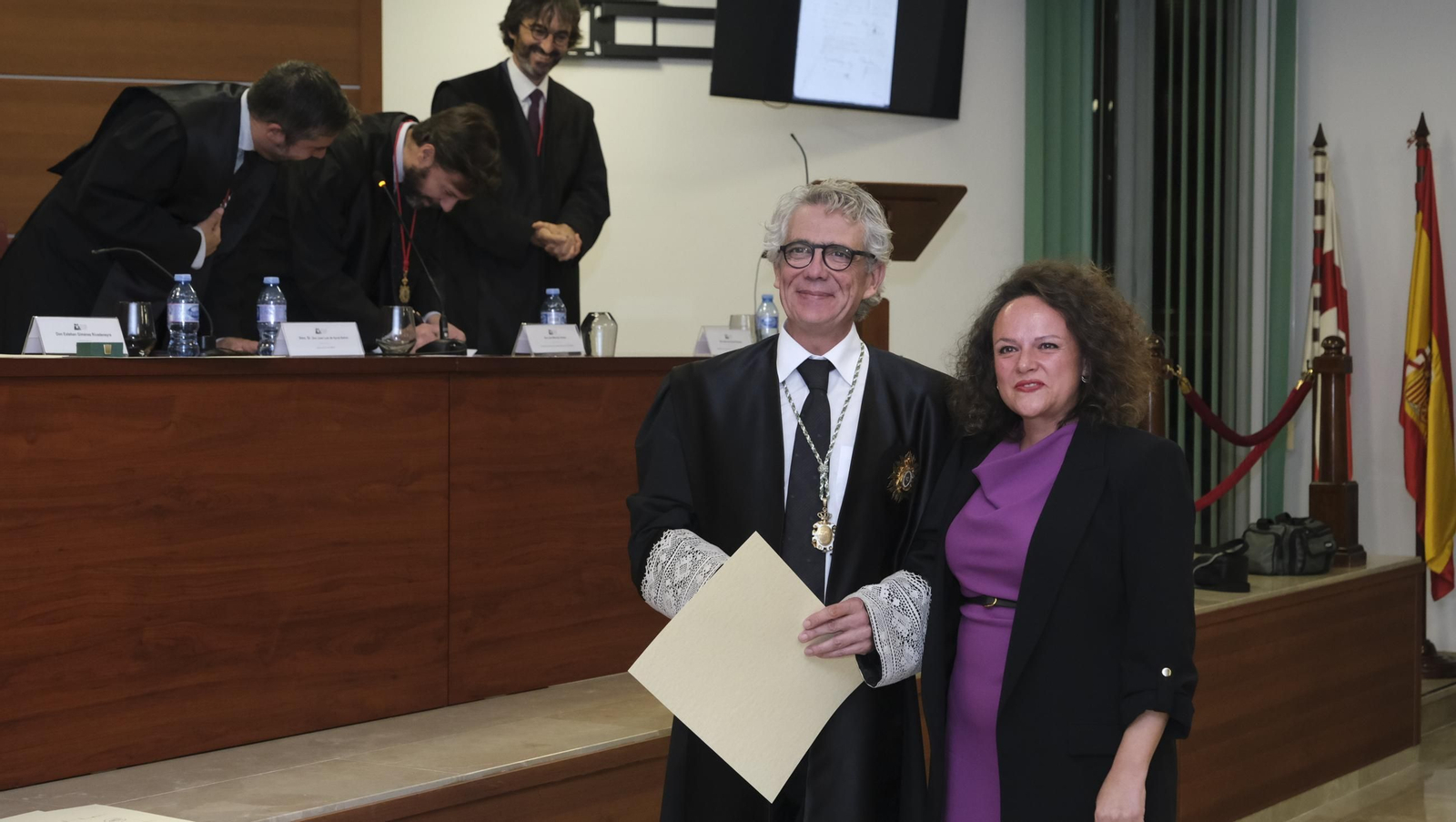 Entrega de insignias de 25 años de colegiado en el Colegio de Abogados de Almería, en imágenes