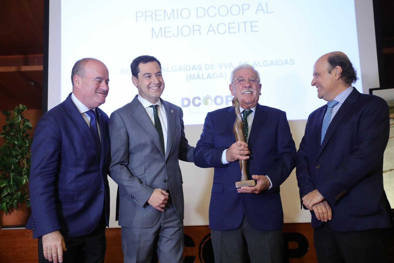 El presidente de la Junta, Juan Manuel Moreno, asistió a la entrega de premios.