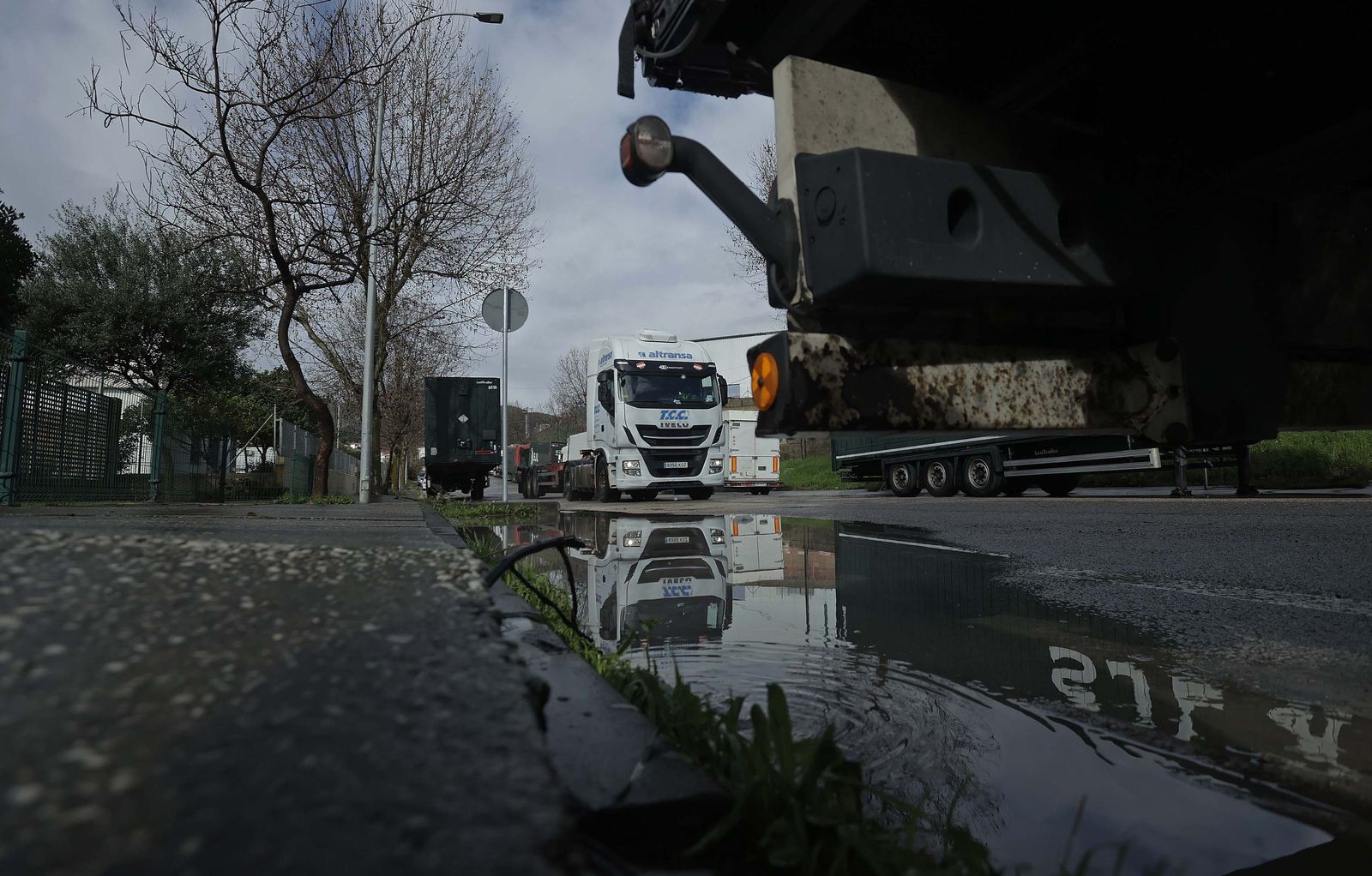 Fotos de los camiones retenidos en Algeciras