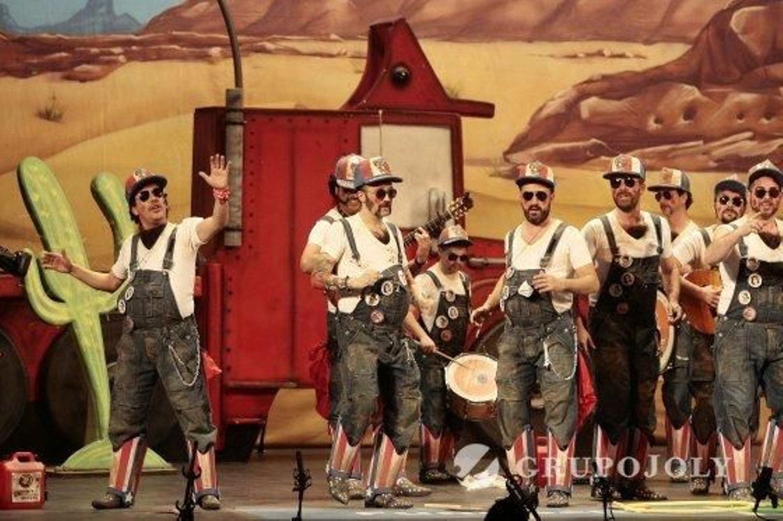 Los auténticos cargaores.  Foto: Fito Carreto · Lourdes de Vicente