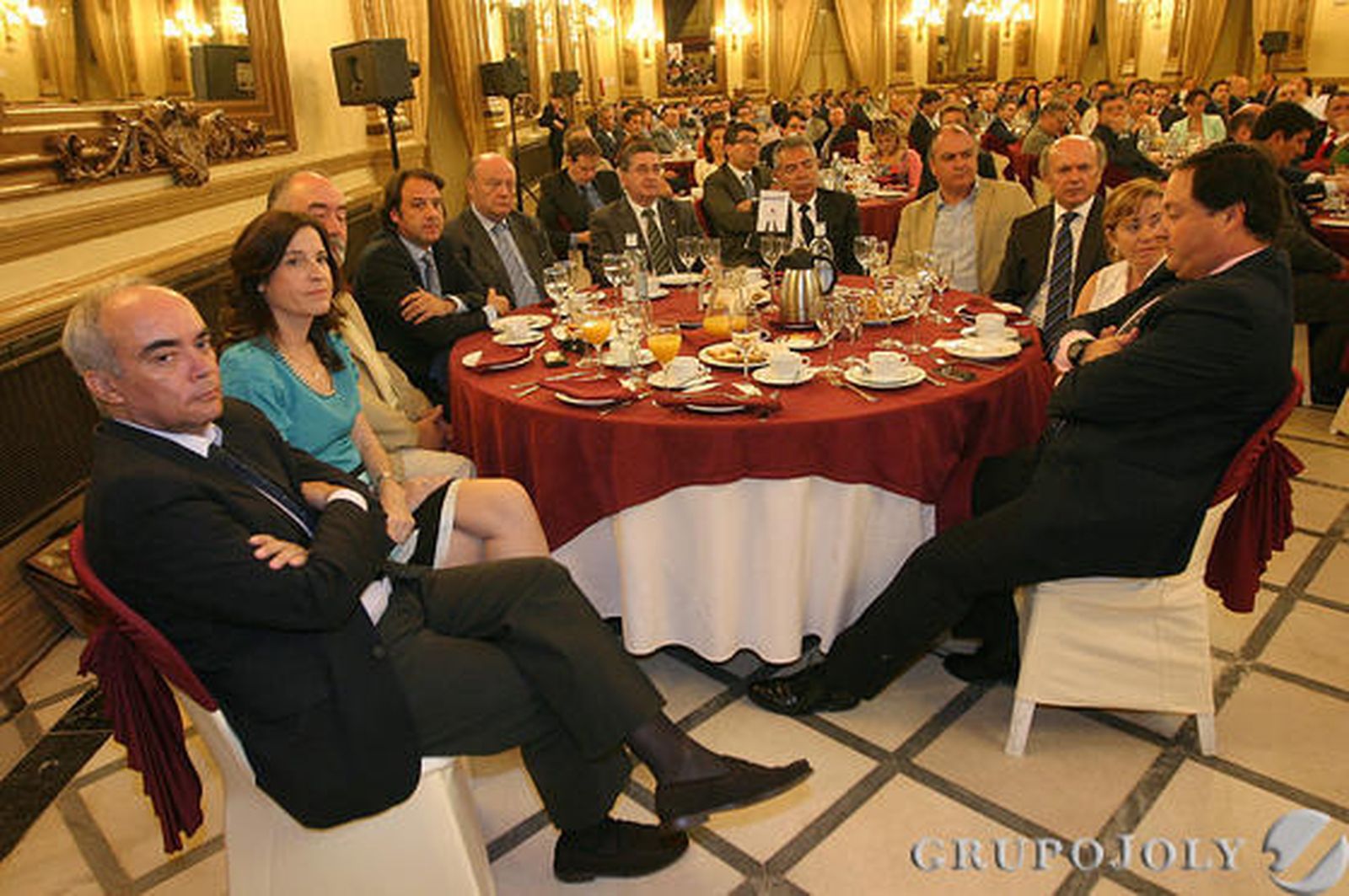 Francisco Bocero (ETEA-Loyola), Pilar Gracia (PP), Carlos Miraz (UCO), Daniel García Ibarrola, Ángel Aguado y Antonio Cid, de El Corte Inglés, José Romero (Prasa), Antonio Prieto (Sadeco), Francisco de Asís Rodríguez, Gloria Díaz y Enrique Garrido (Montilla-Moriles).

Foto: O. Barrionuevo / J. Martinez