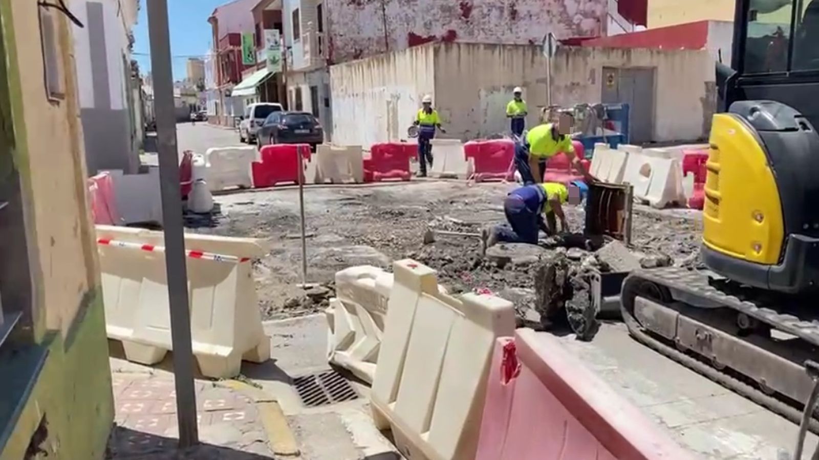 Obras en la intercesión de las calles Gibraltar con Mateo Inurria.