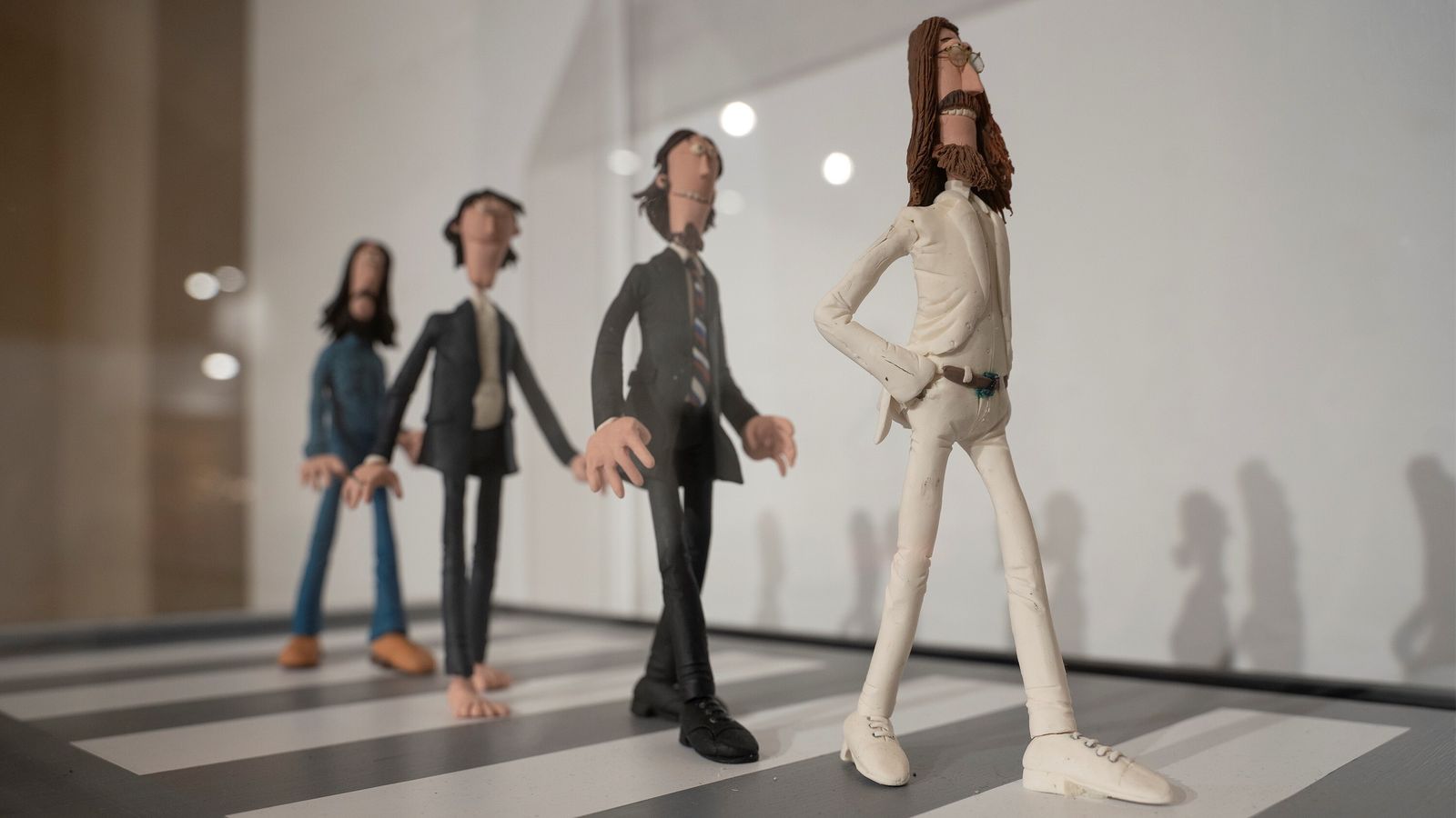 The Beatles en Abbey Road, recreados en plastilina.