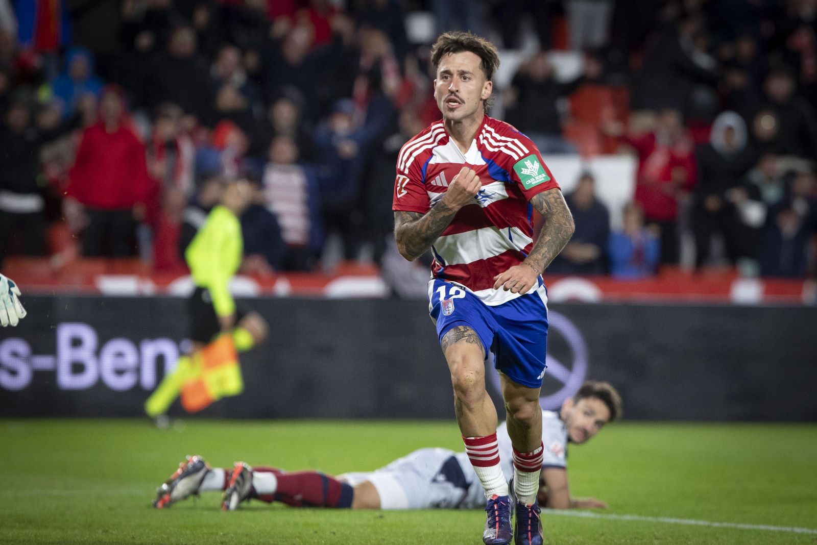 Ricard celebra su tanto ante el Levante.