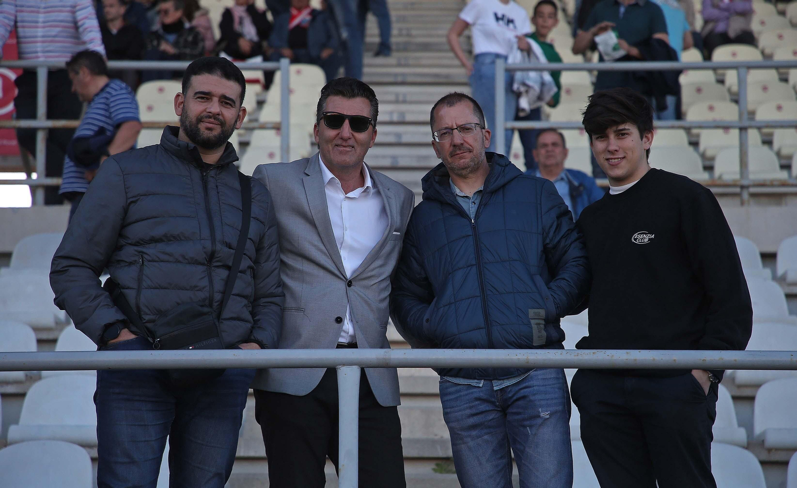 Fotos de la afición durante el Algeciras - Córdoba en el Nuevo Mirador