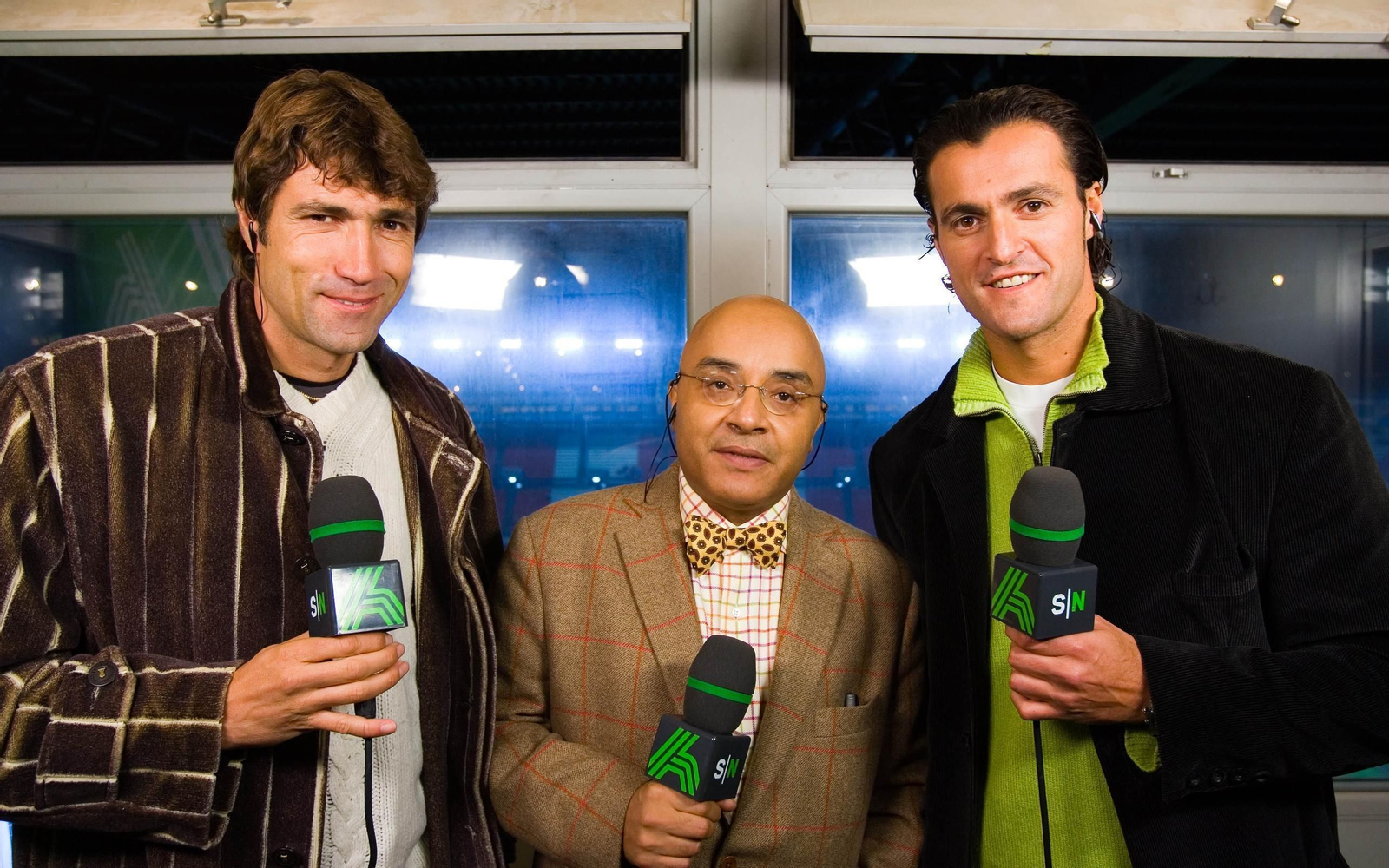 La primera estrella del canal, el malogrado Andrés Montes, entre Kiko y Salinas.