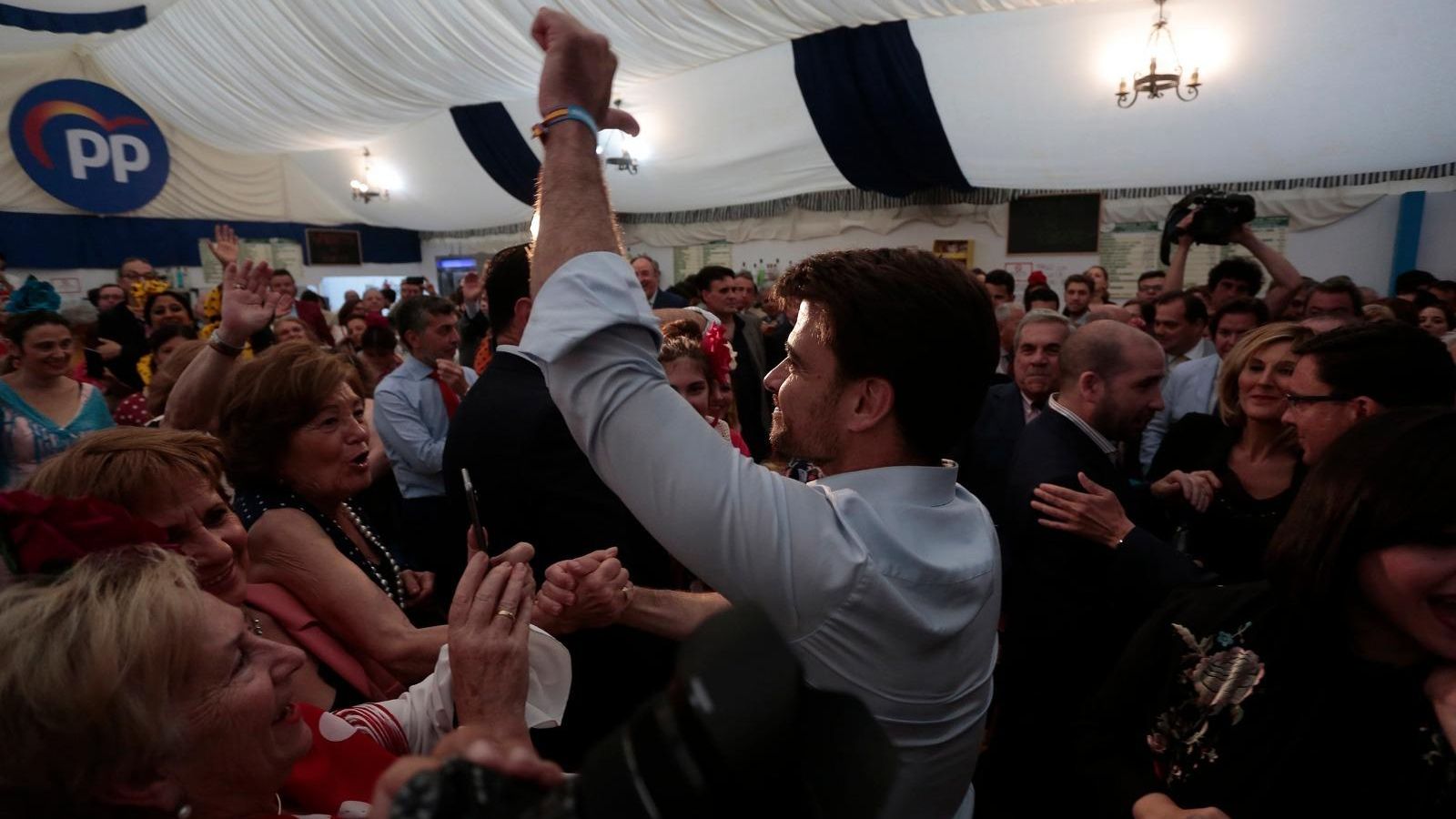 Beltrán Pérez, en el acto en la caseta del PP