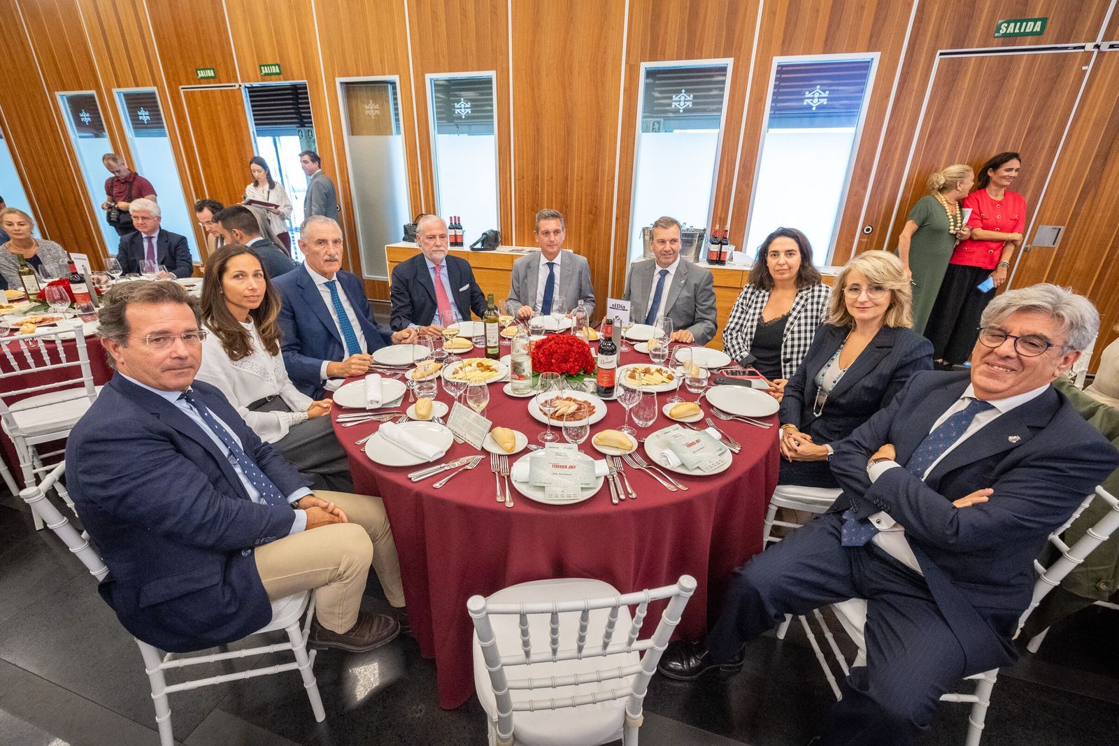 Las imágenes de la entrega del VIII Premio Federico Joly a Sara Baras en Cádiz