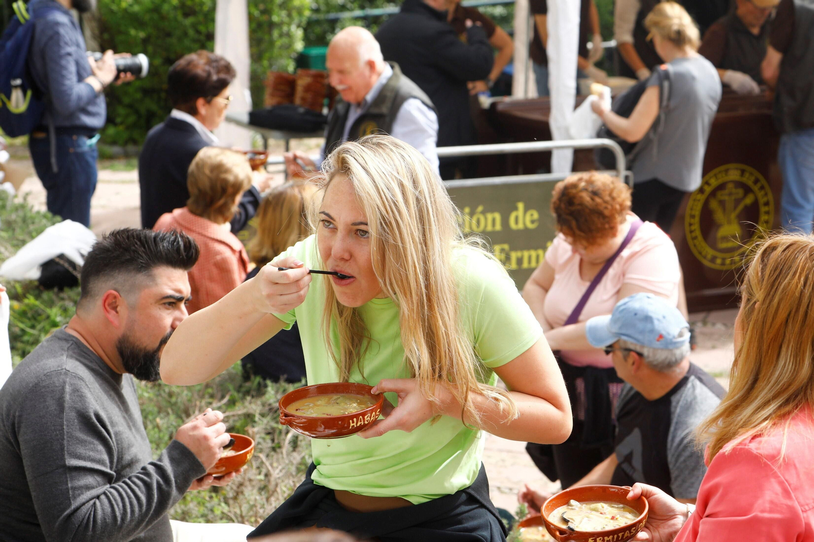 Las mejores imágenes de las tradicionales Habas en las Ermitas de Córdoba