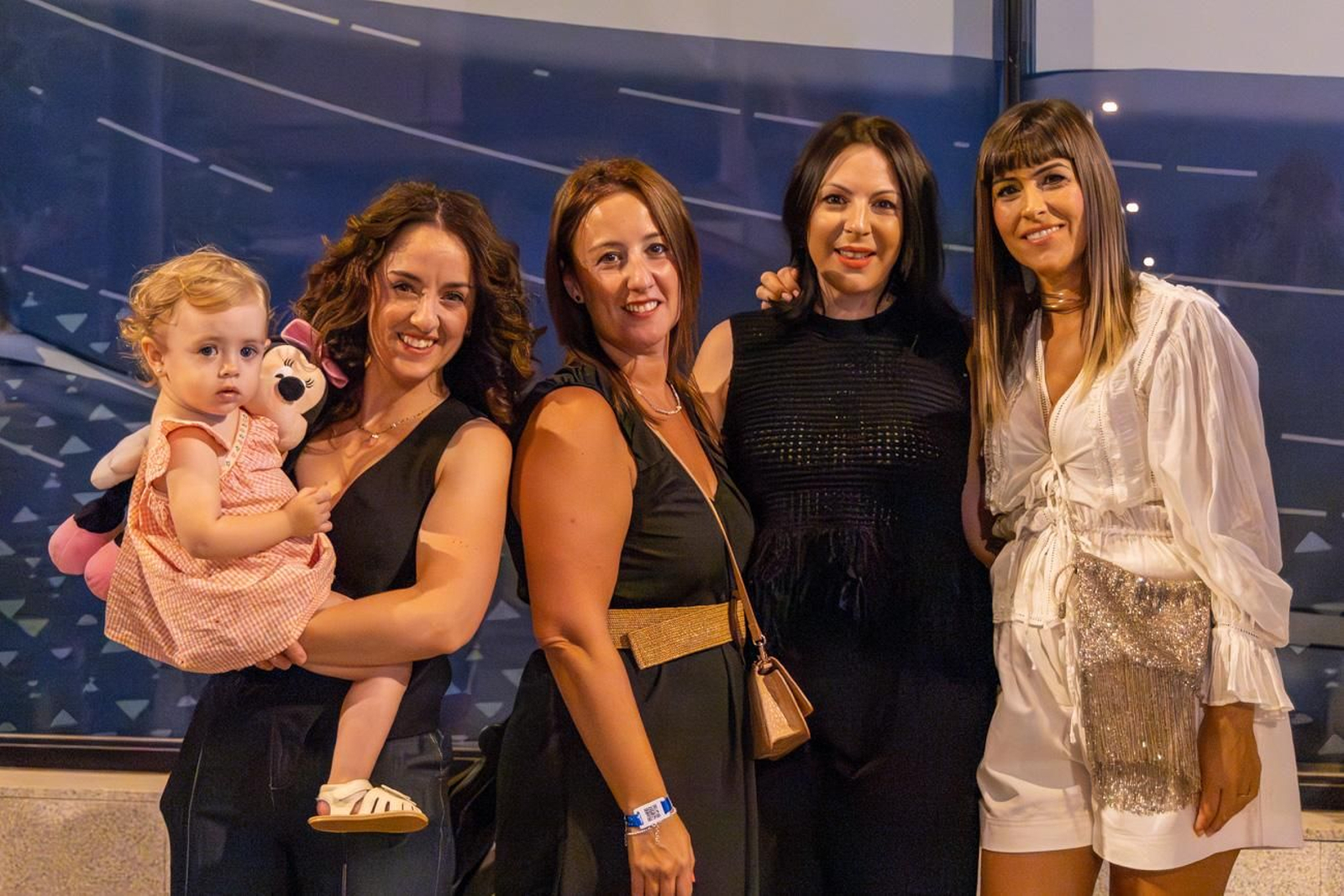 Pasacalles inaugural, fuegos artificiales e iluminación de la portada de feria y del recinto ferial de la Feria de San Bartolomé en Martos