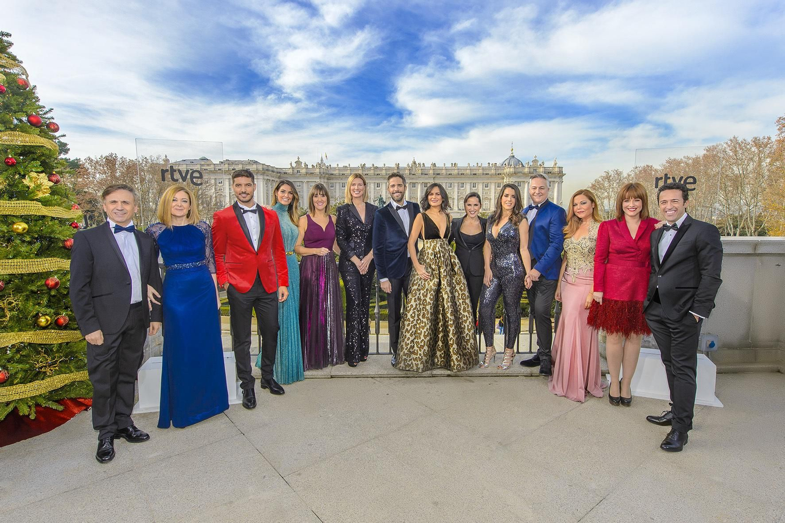Los rostros navideños de RTVE, este martes ante el Palacio Real