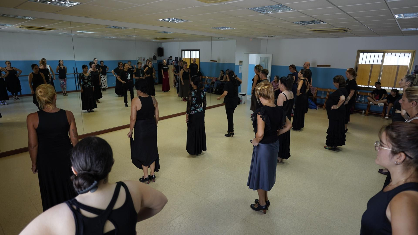 Fotos de la masterclass de baile flamenco impartido por La Lupi y de la exposición "10 años cantando a Paco" de José Mera