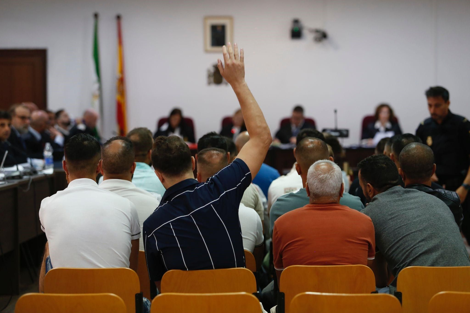Los acusados sentados en la Sección Séptima de la Audiencia Provincial en Algeciras.