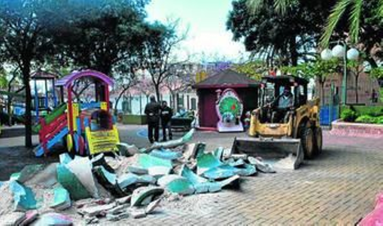 Inicio de los trabajos en el espacio público de Benalmádena. Inicio de los trabajos en el espacio público de Benalmádena.