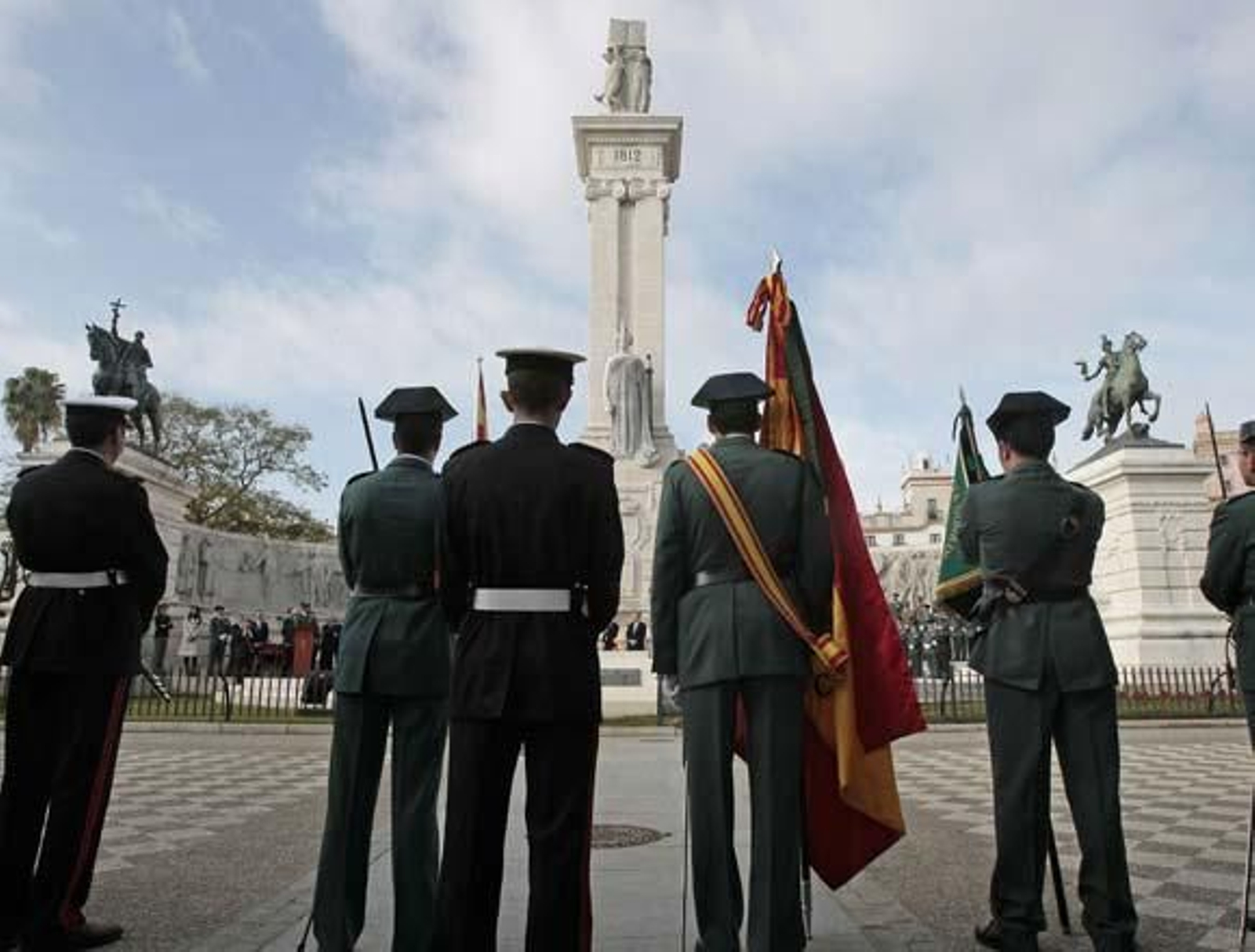 Un momento del acto celebrado este jueves en la Plaza de España. /Fito Carreto