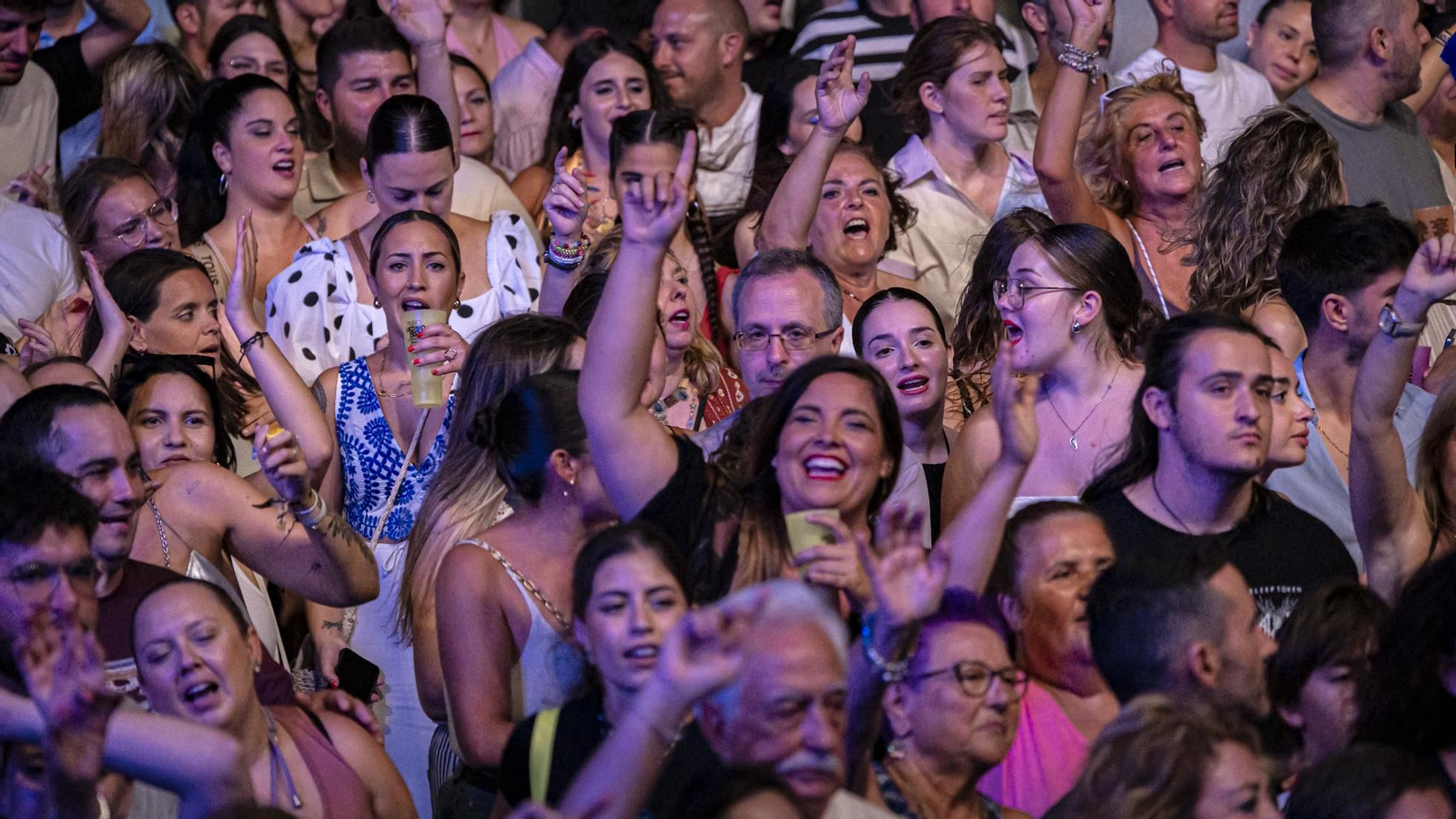 Las imágenes del concierto de despedida de Andy&Lucas en el muelle de Cádiz