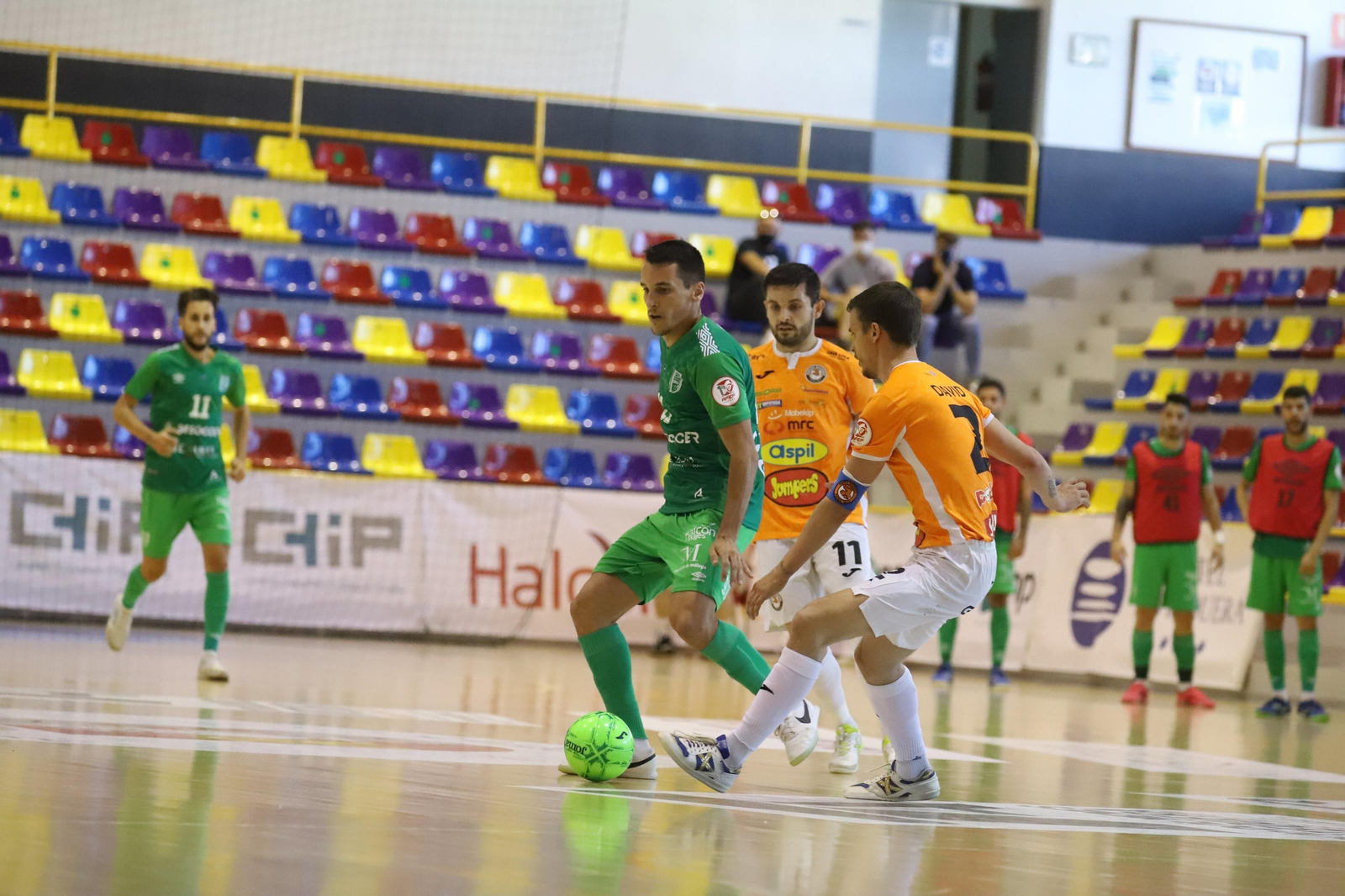 Imagen del partido BeSoccer UMA Antequera-Ribera Navarra.