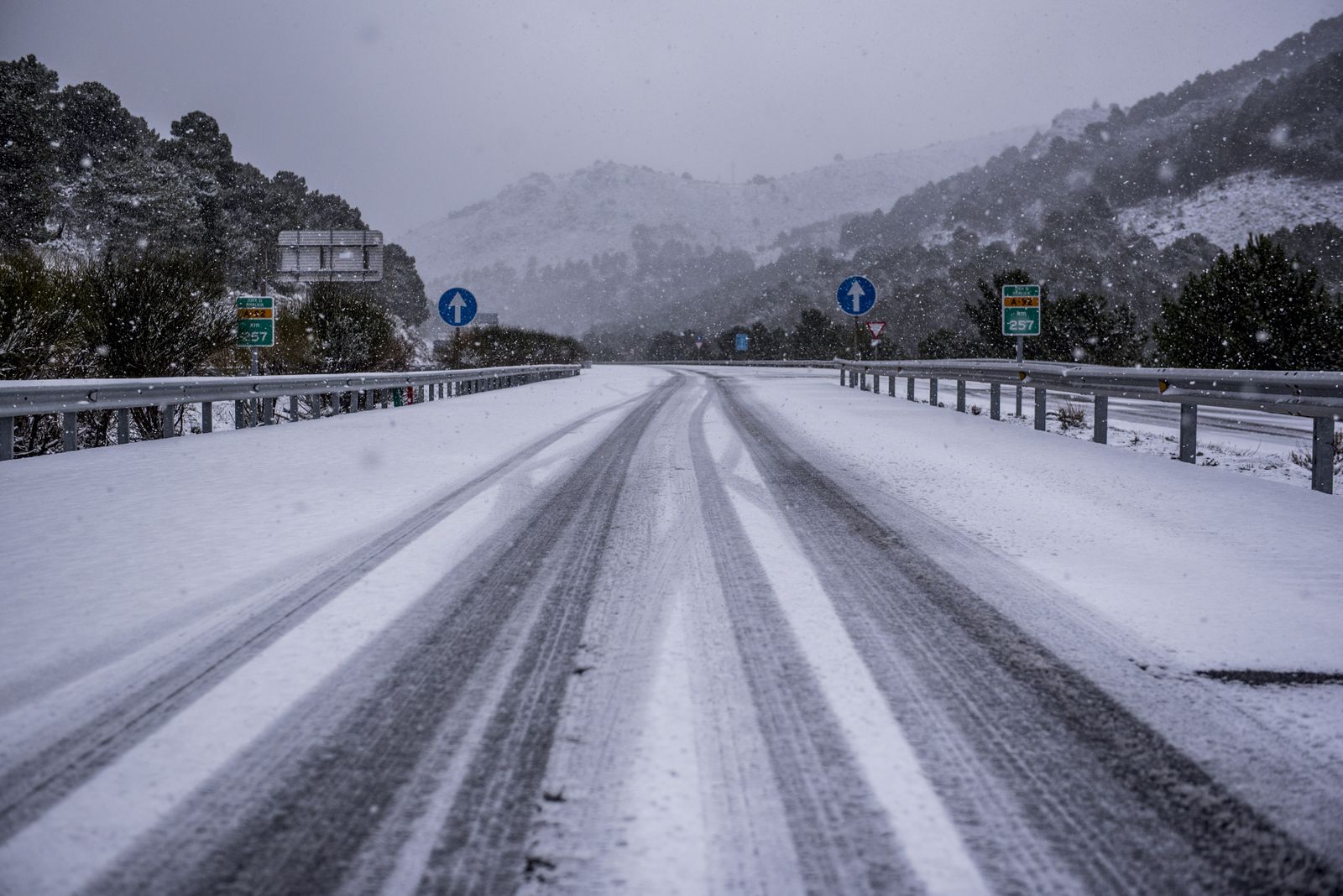Imágenes de las carreteras cortadas en Granada por la borrasca Gloria
