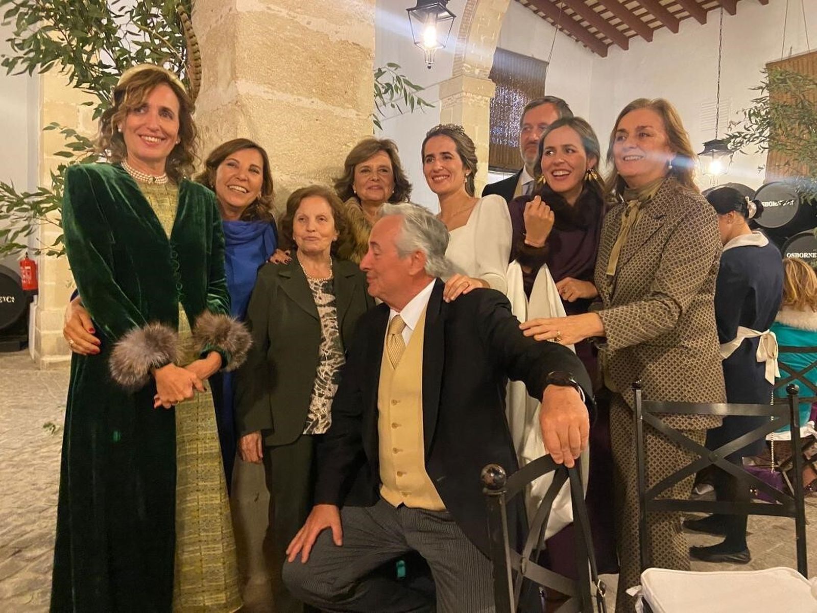 Los hermanos Carmen, José María, Pili y Pablo del Cuvillo Pemán, Teresa Fernández, María Corral, Pilar Rein y Marili Halcón.