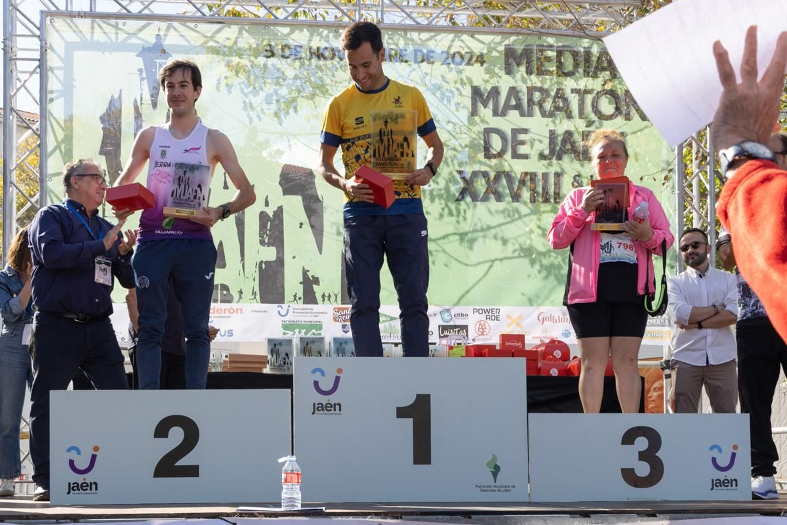 Éxito participativo en la XXVIII Media Maratón 'Ciudad de Jaén', en imágenes